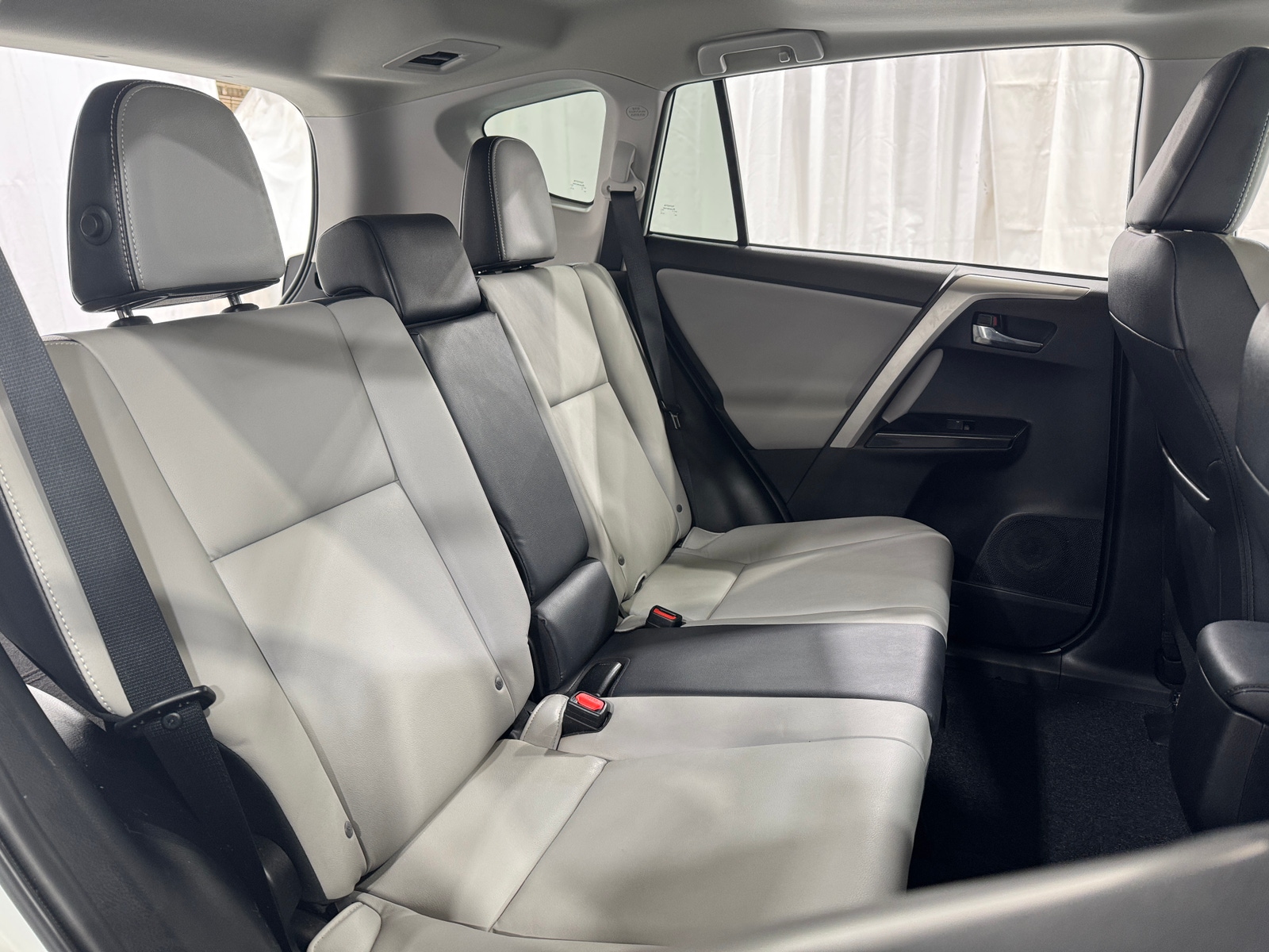 Thumbnail: 2016 Toyota RAV4 - 5