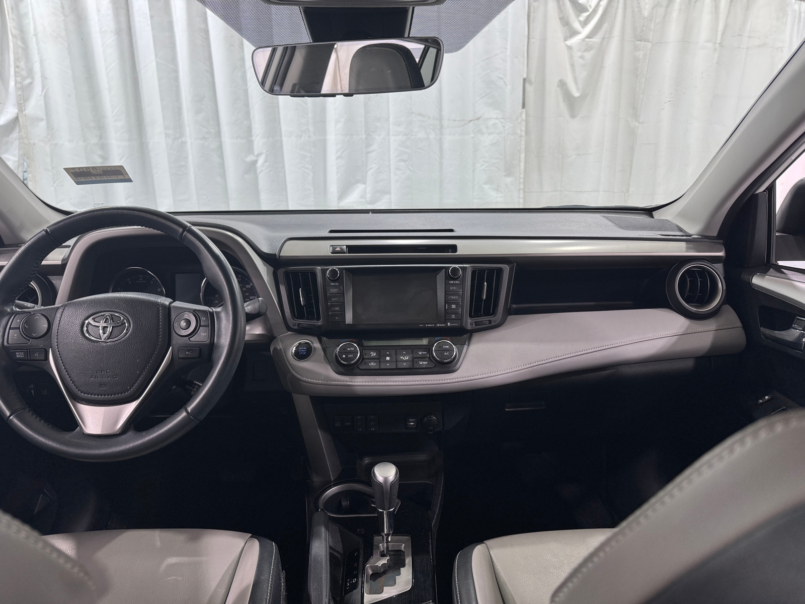 Thumbnail: 2016 Toyota RAV4 - 2