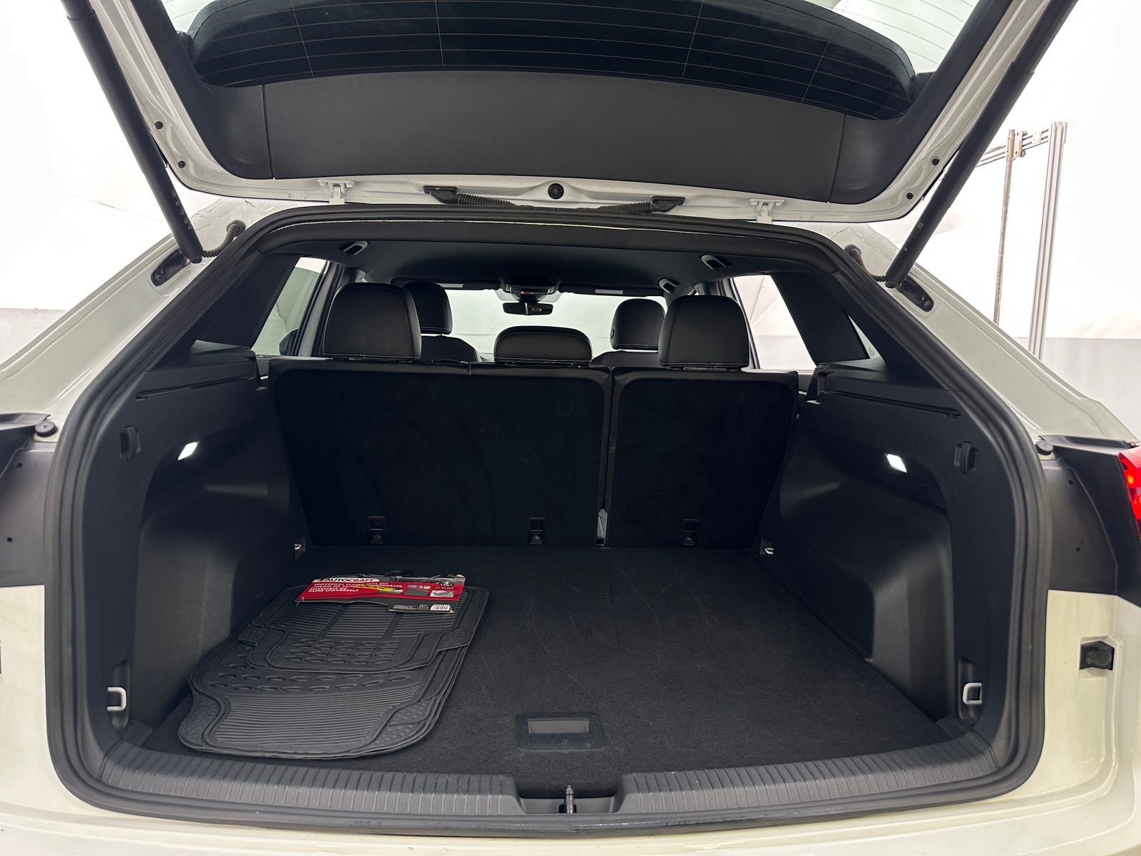 Thumbnail: 2025 Volkswagen Atlas - 6