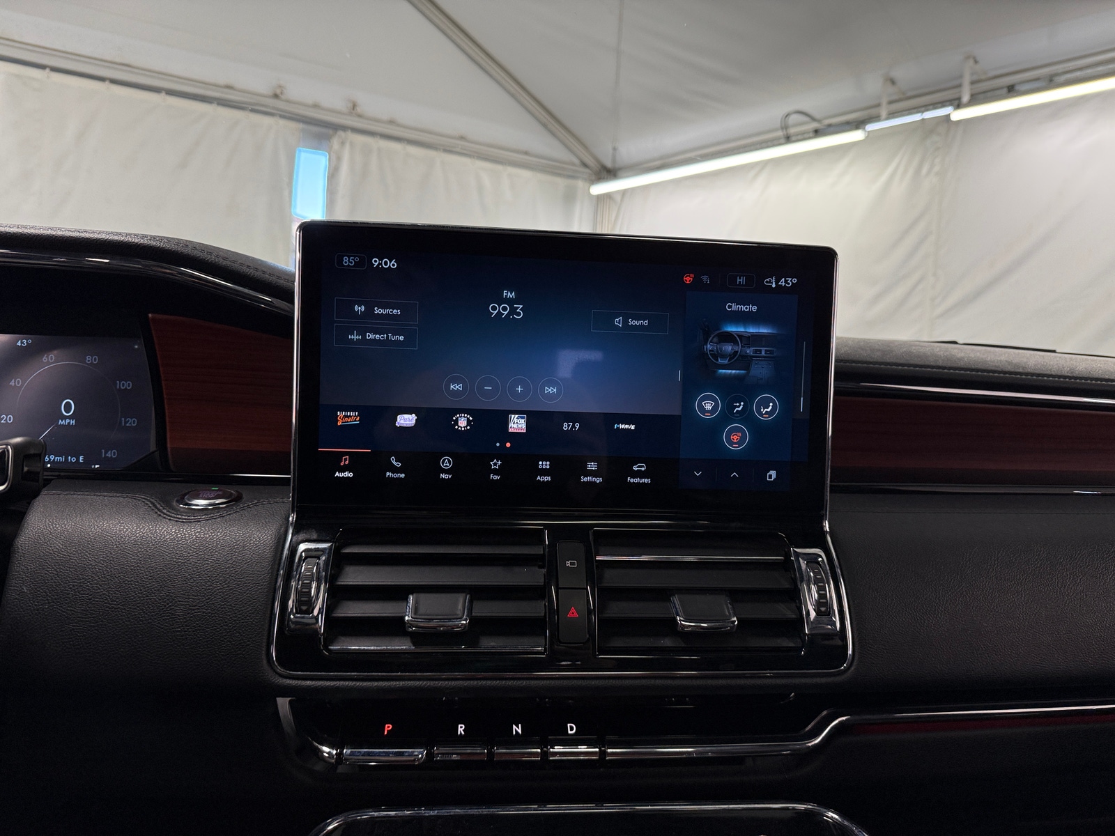 Thumbnail: 2024 Lincoln Navigator - 3