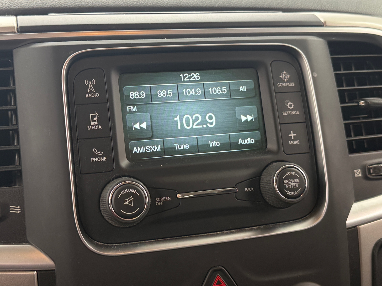 Thumbnail: 2020 RAM 1500 Classic - 4