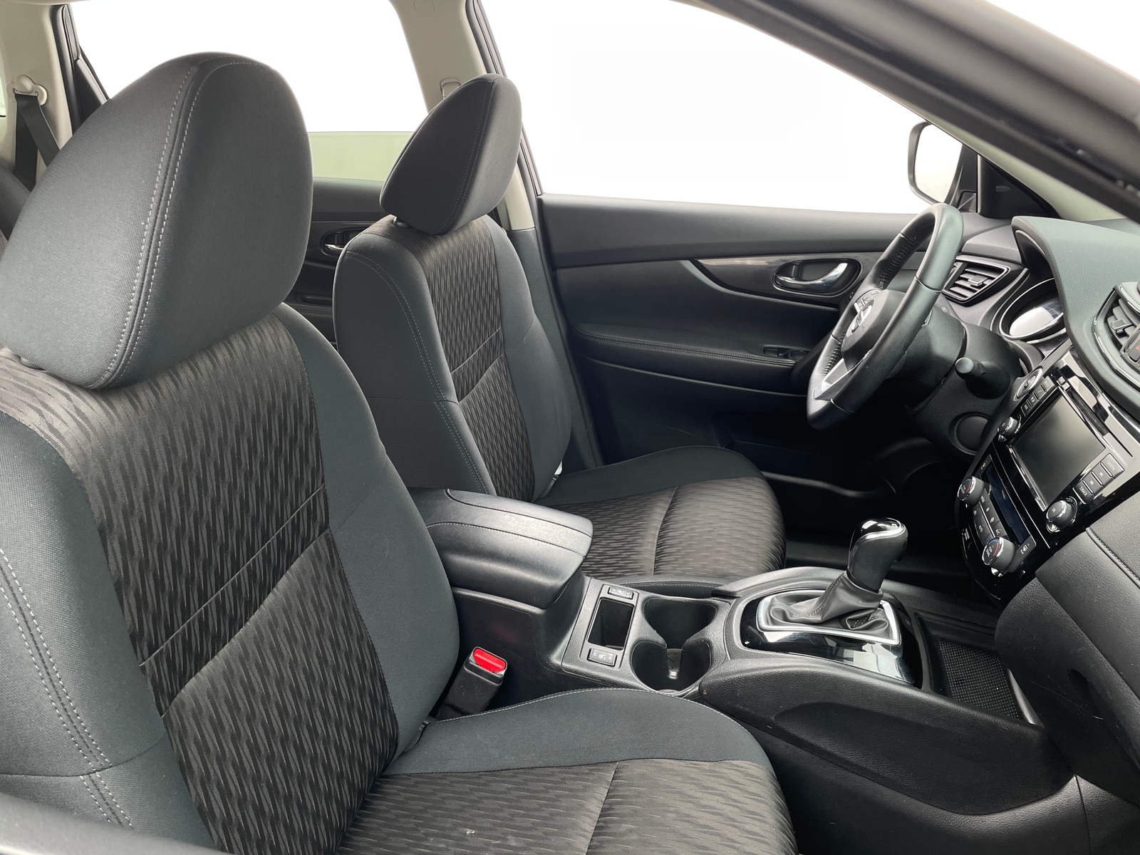 Thumbnail: 2018 Nissan Rogue - 2