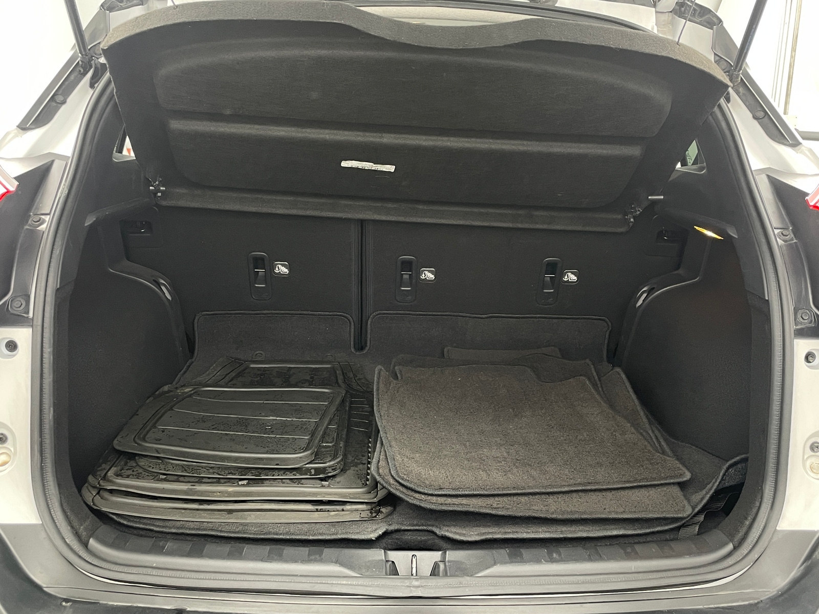 Thumbnail: 2018 Nissan Kicks - 6