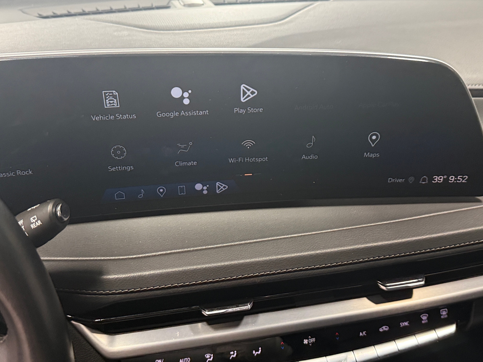 Thumbnail: 2024 Cadillac XT4 - 3