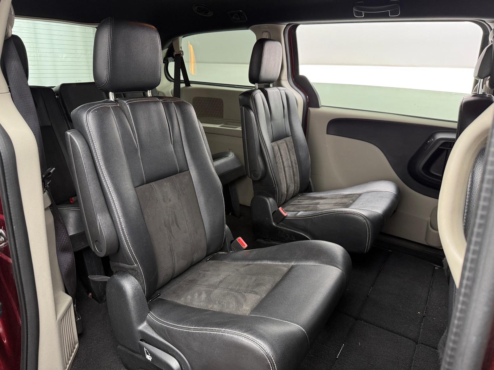 Thumbnail: 2020 Dodge Grand Caravan - 6