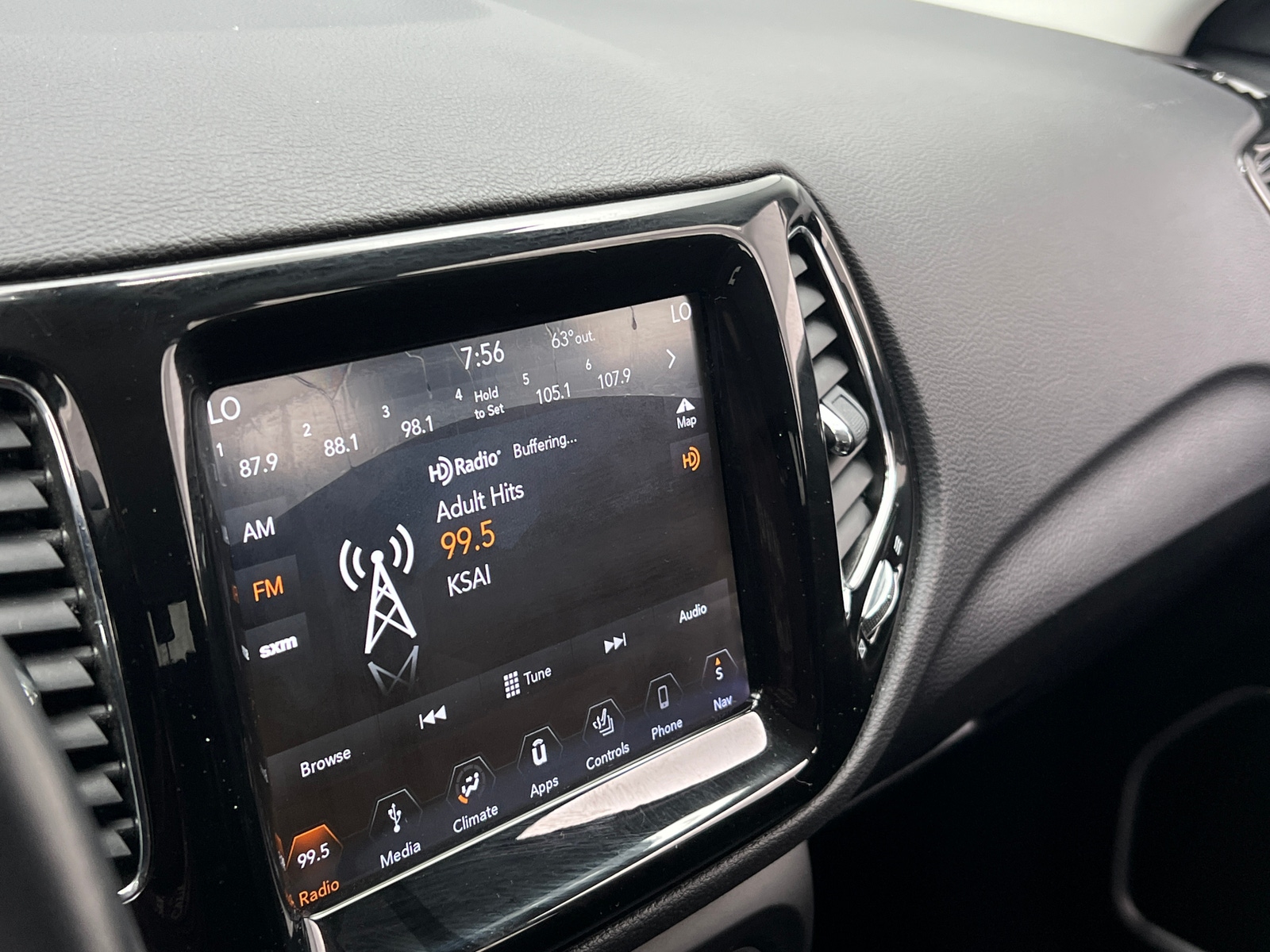 Thumbnail: 2018 Jeep Compass - 3