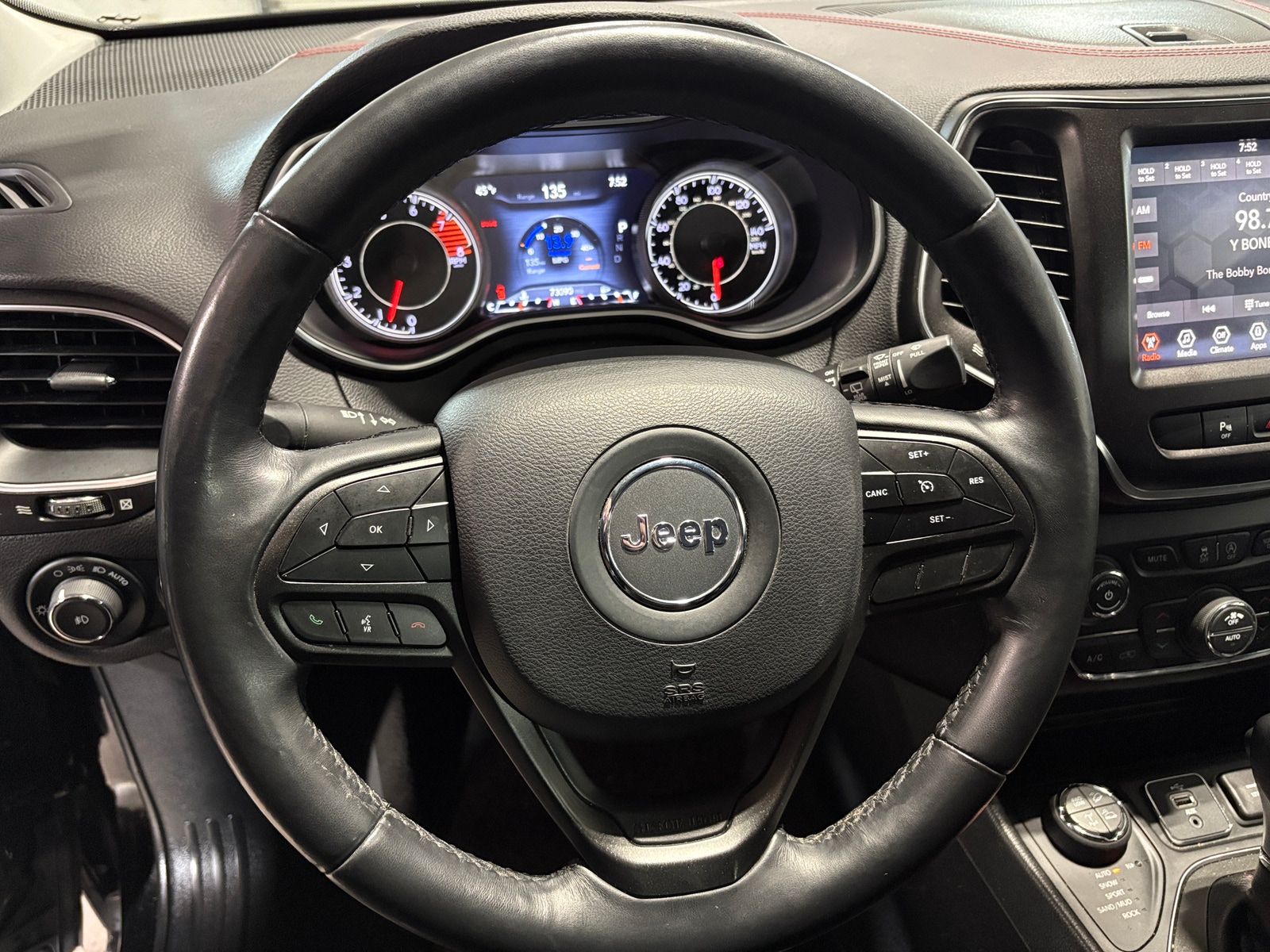 Thumbnail: 2019 Jeep Cherokee - 5