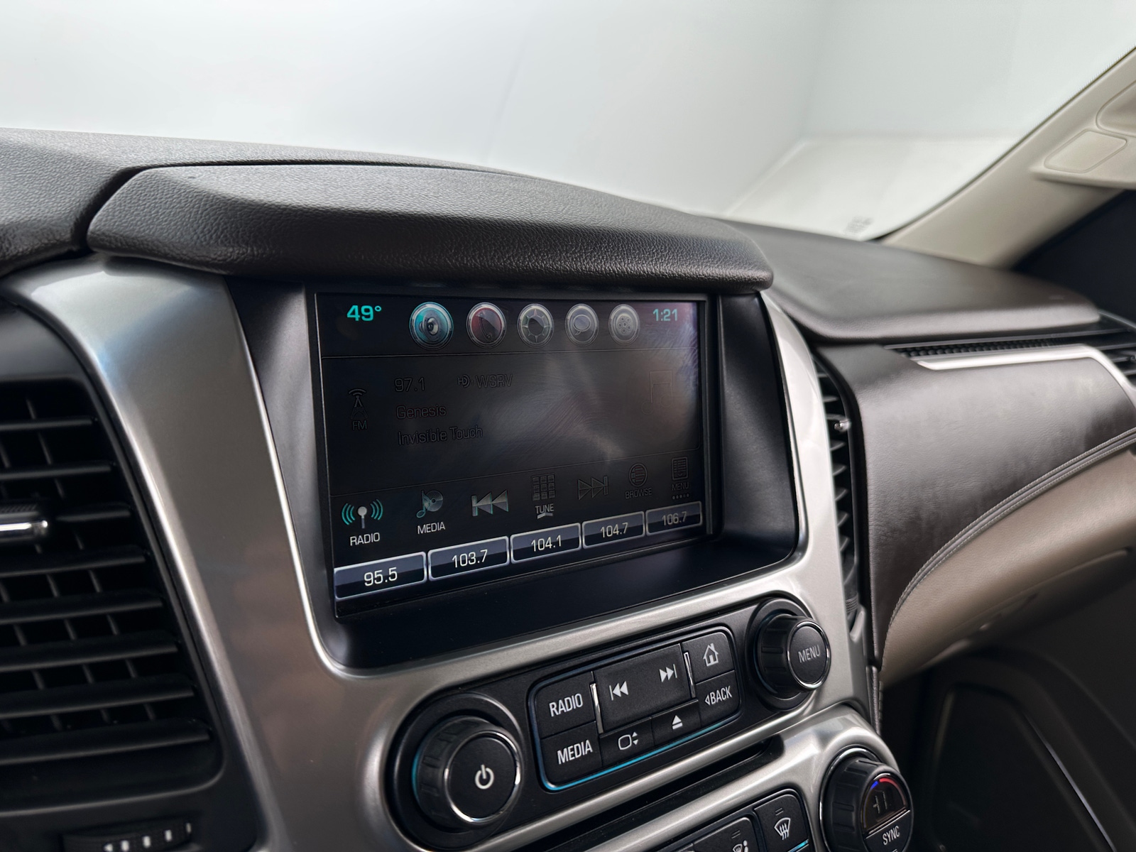 Thumbnail: 2016 Chevrolet Tahoe - 3