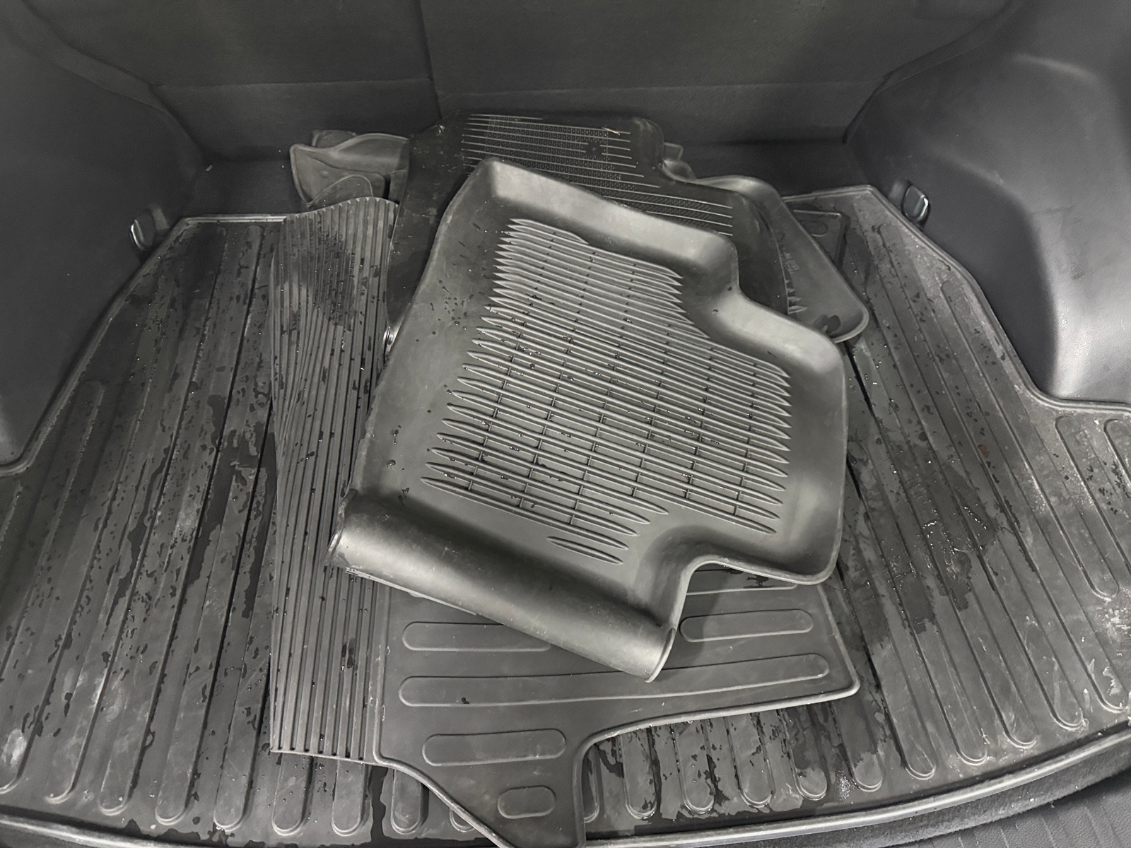 Thumbnail: 2022 Toyota RAV4 - 7