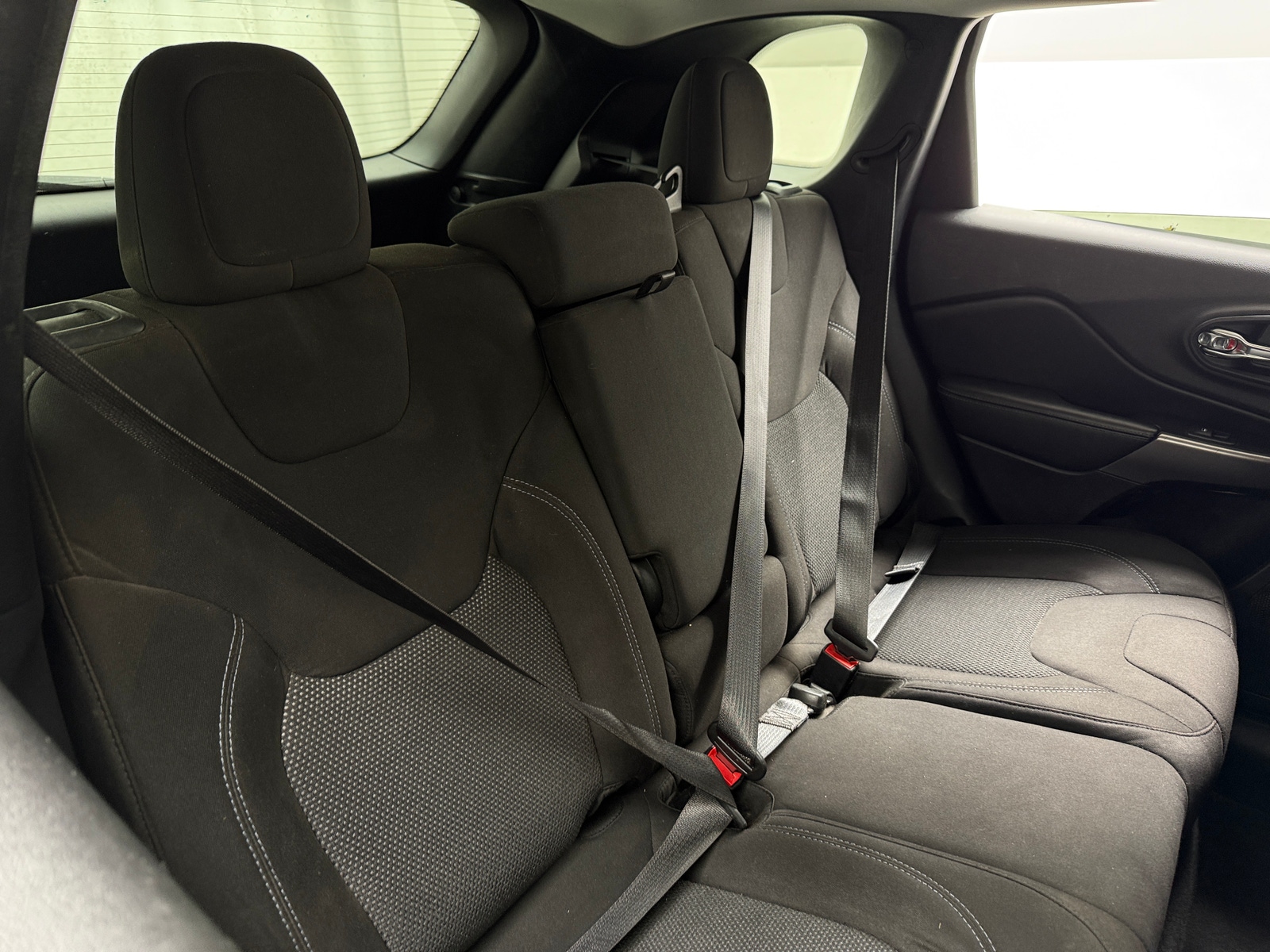 Thumbnail: 2020 Jeep Cherokee - 6