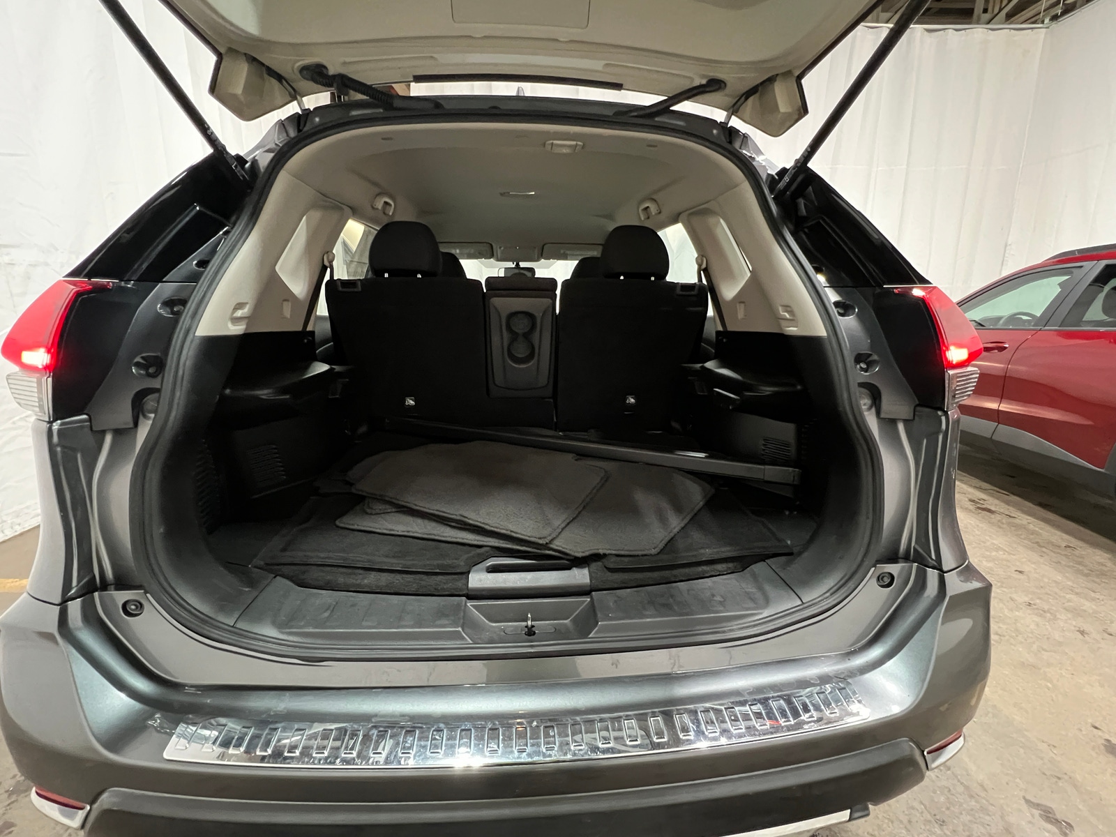 Thumbnail: 2018 Nissan Rogue - 7