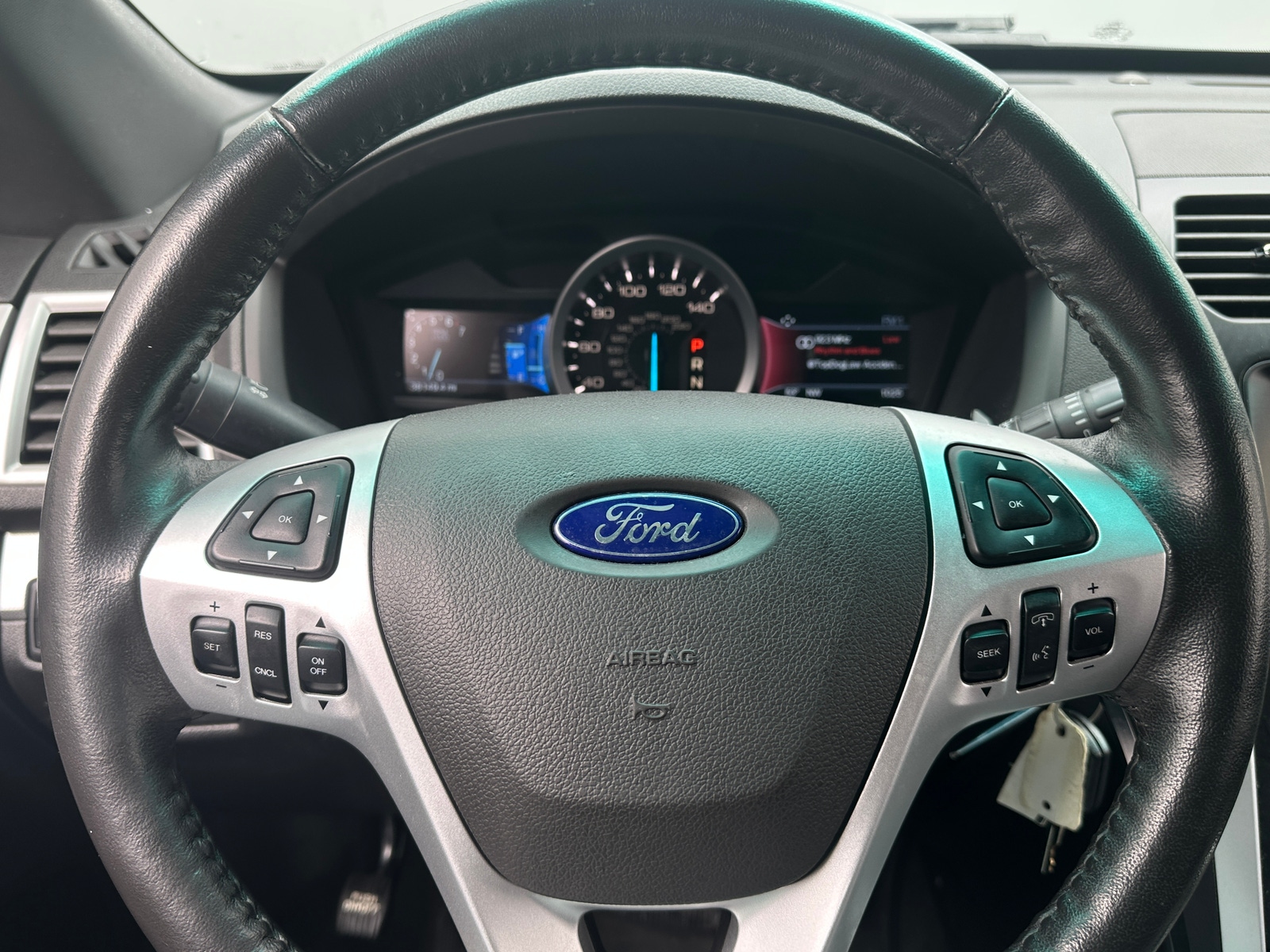 Thumbnail: 2015 Ford Explorer - 4