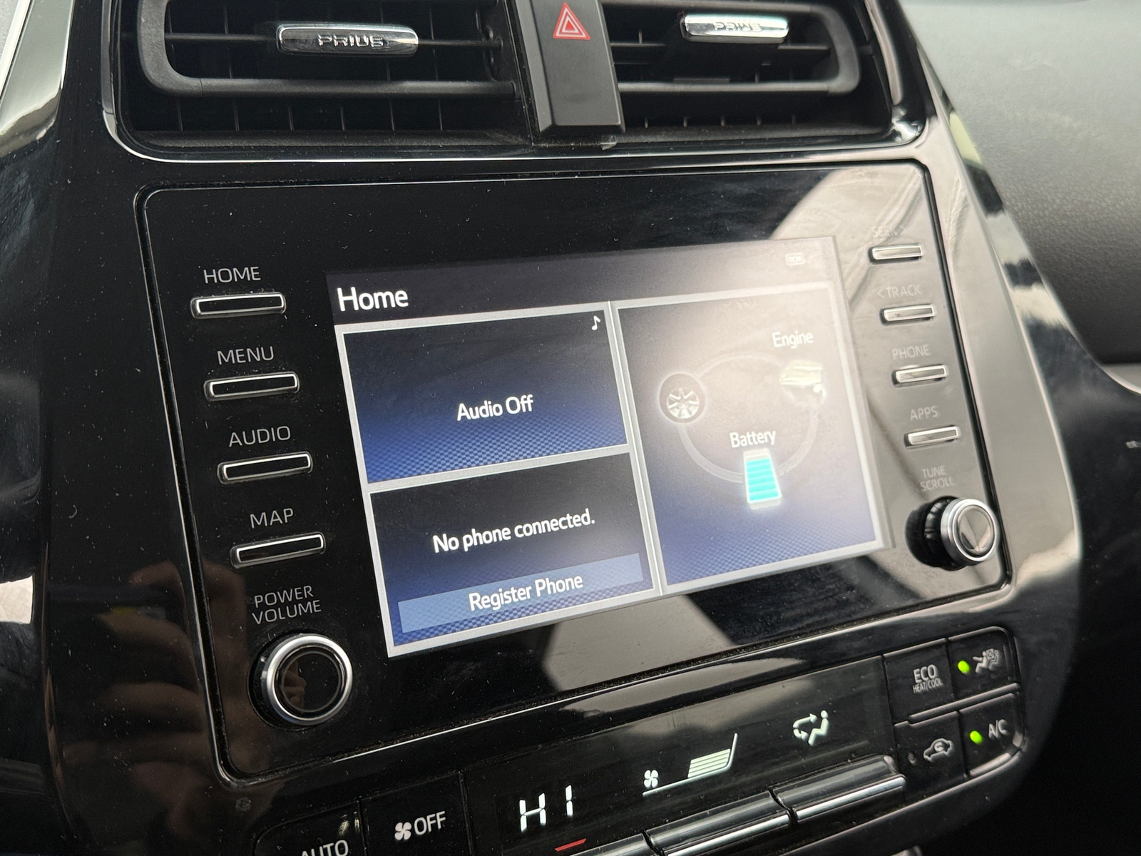 Thumbnail: 2020 Toyota Prius - 4