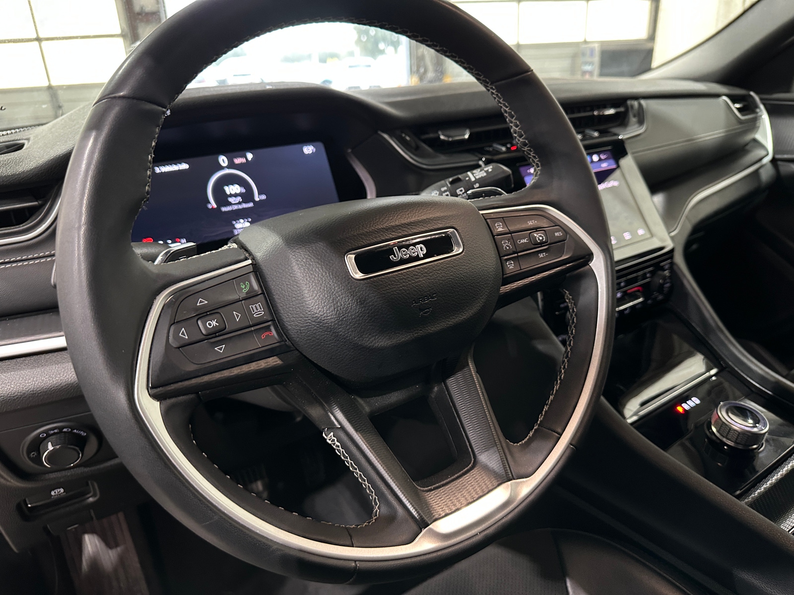 Thumbnail: 2024 Jeep Grand Cherokee L - 4