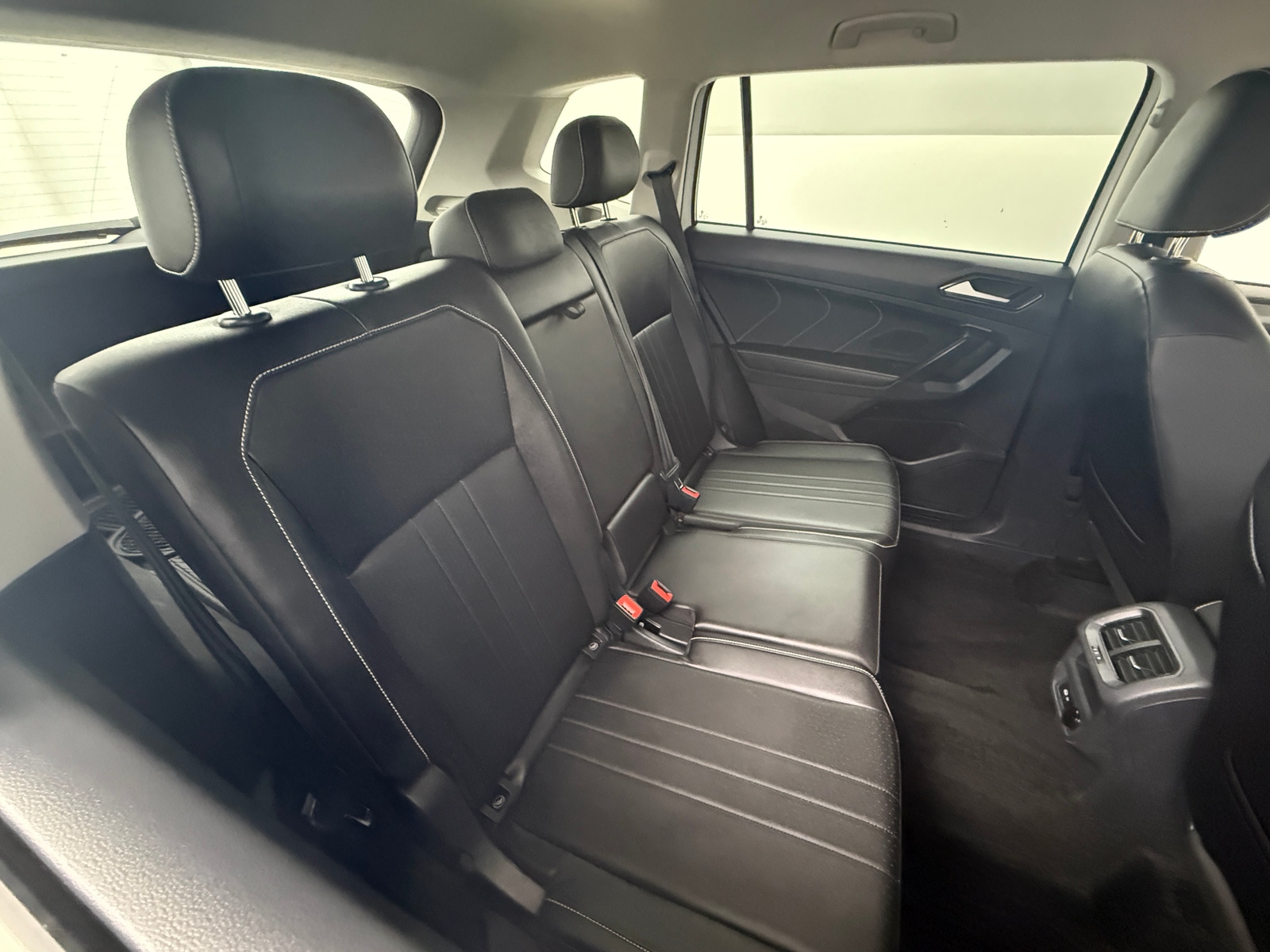 Thumbnail: 2024 Volkswagen Tiguan - 6