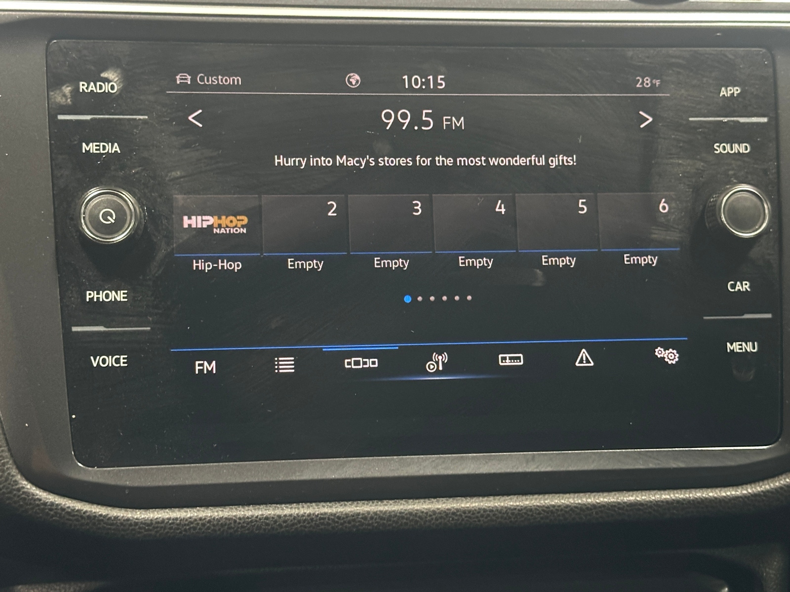 Thumbnail: 2024 Volkswagen Tiguan - 4