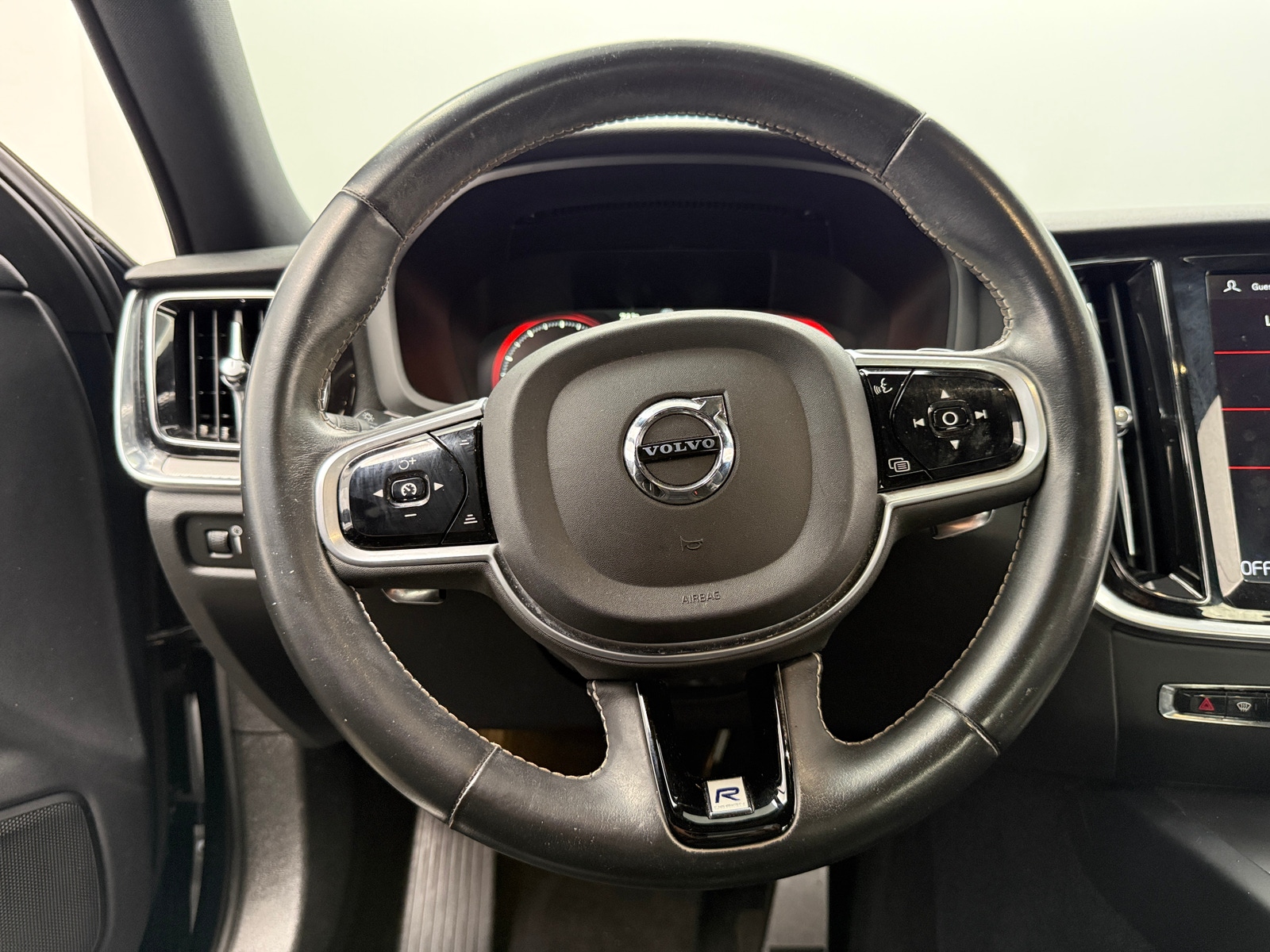 Thumbnail: 2019 Volvo S60 - 4