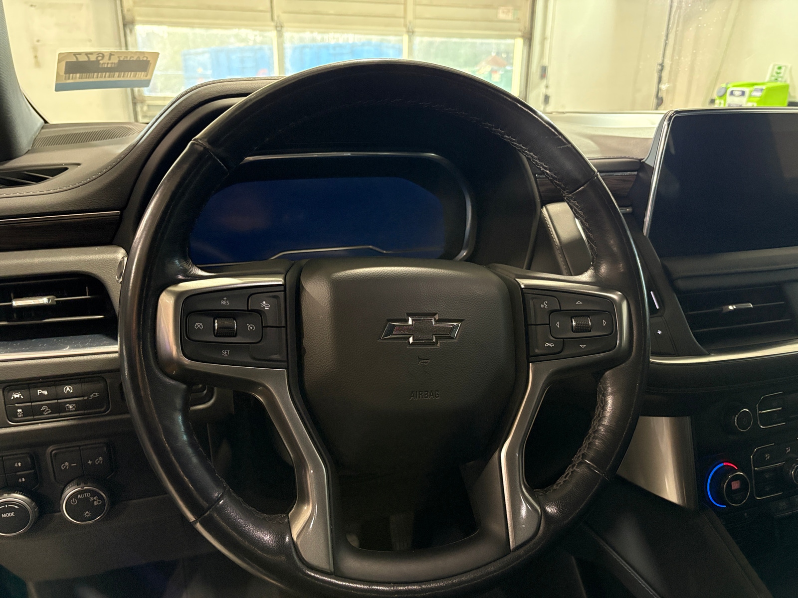 Thumbnail: 2022 Chevrolet Tahoe - 4