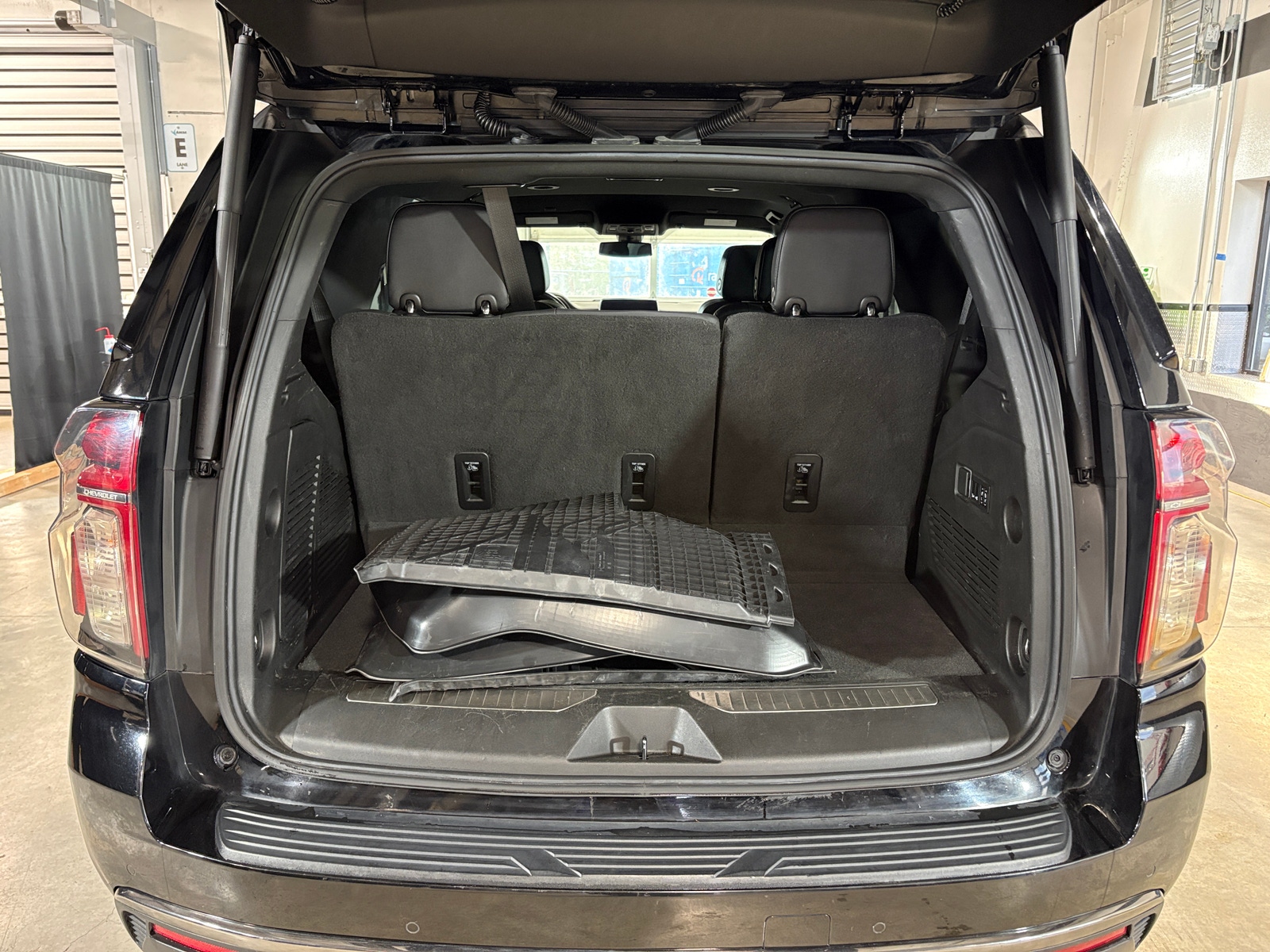 Thumbnail: 2022 Chevrolet Tahoe - 6