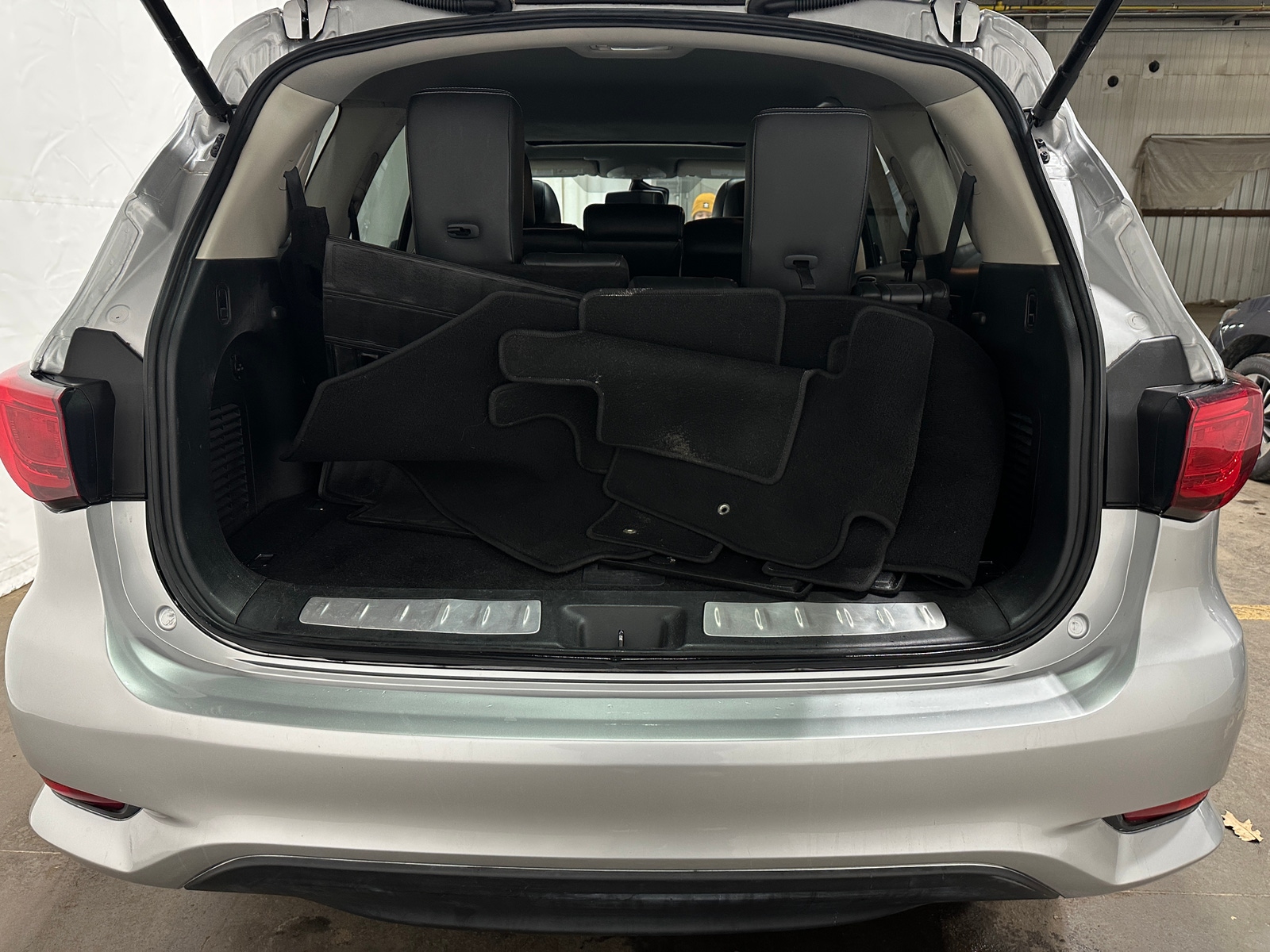 Thumbnail: 2019 INFINITI QX60 - 6