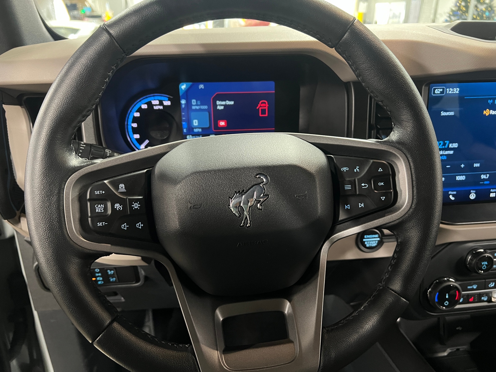 Thumbnail: 2022 Ford Bronco - 5