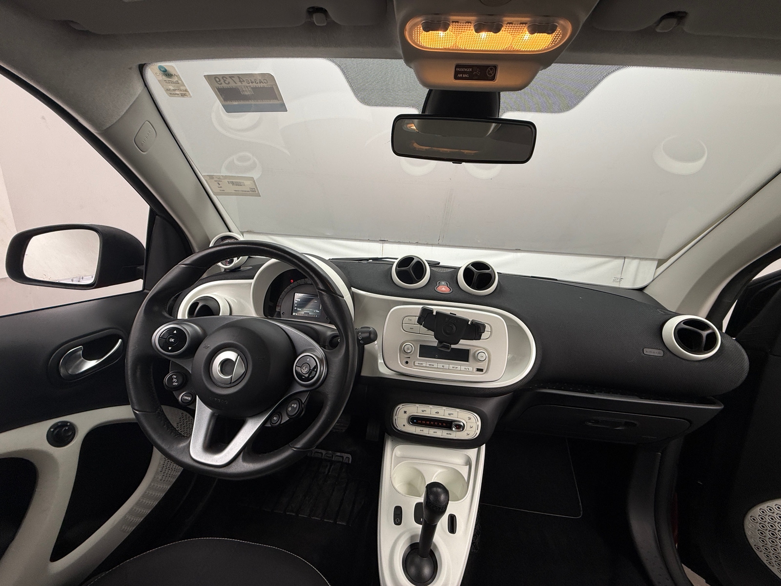 Thumbnail: 2017 smart fortwo - 3