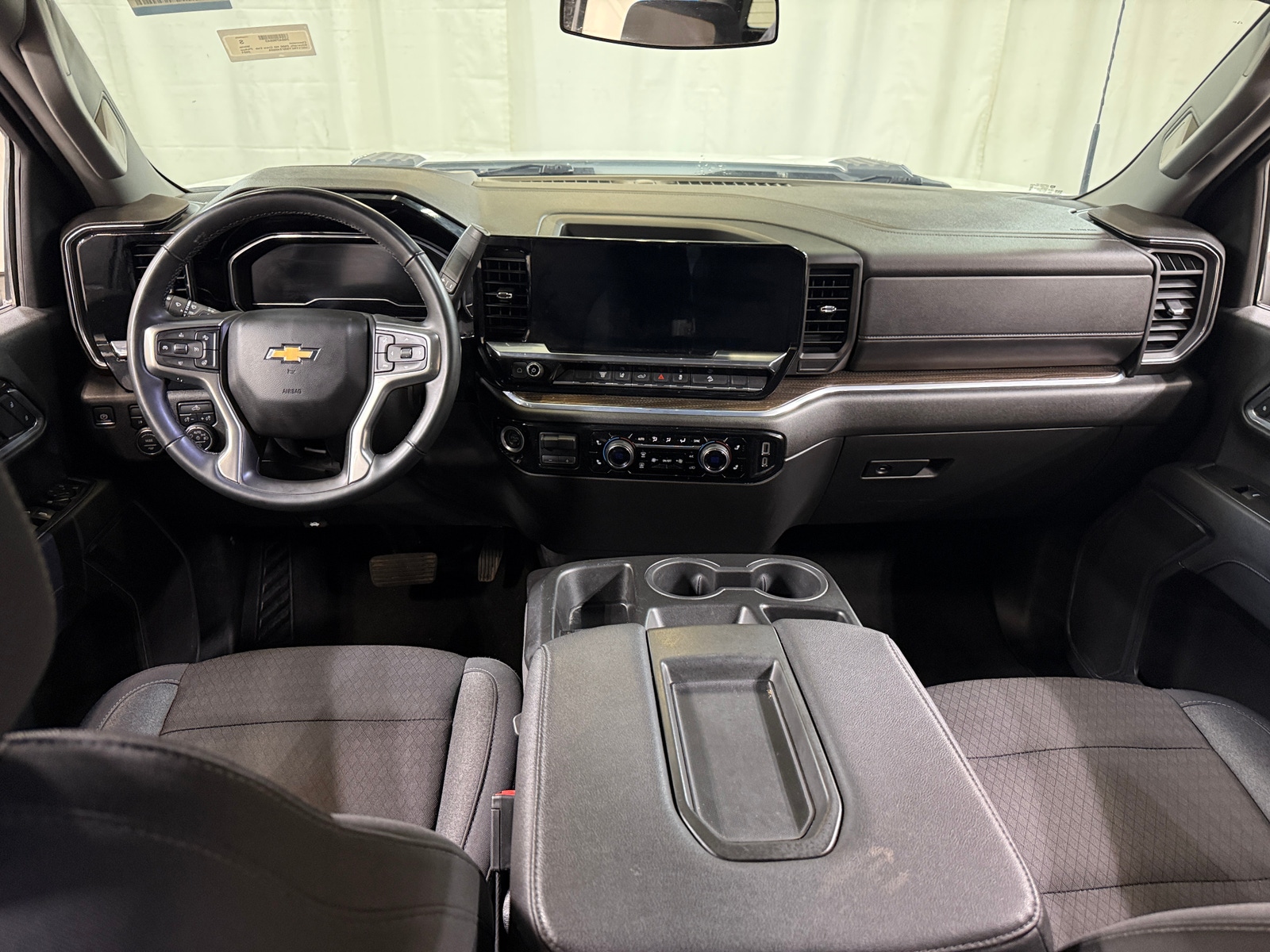 Thumbnail: 2024 Chevrolet Silverado 2500 - 3