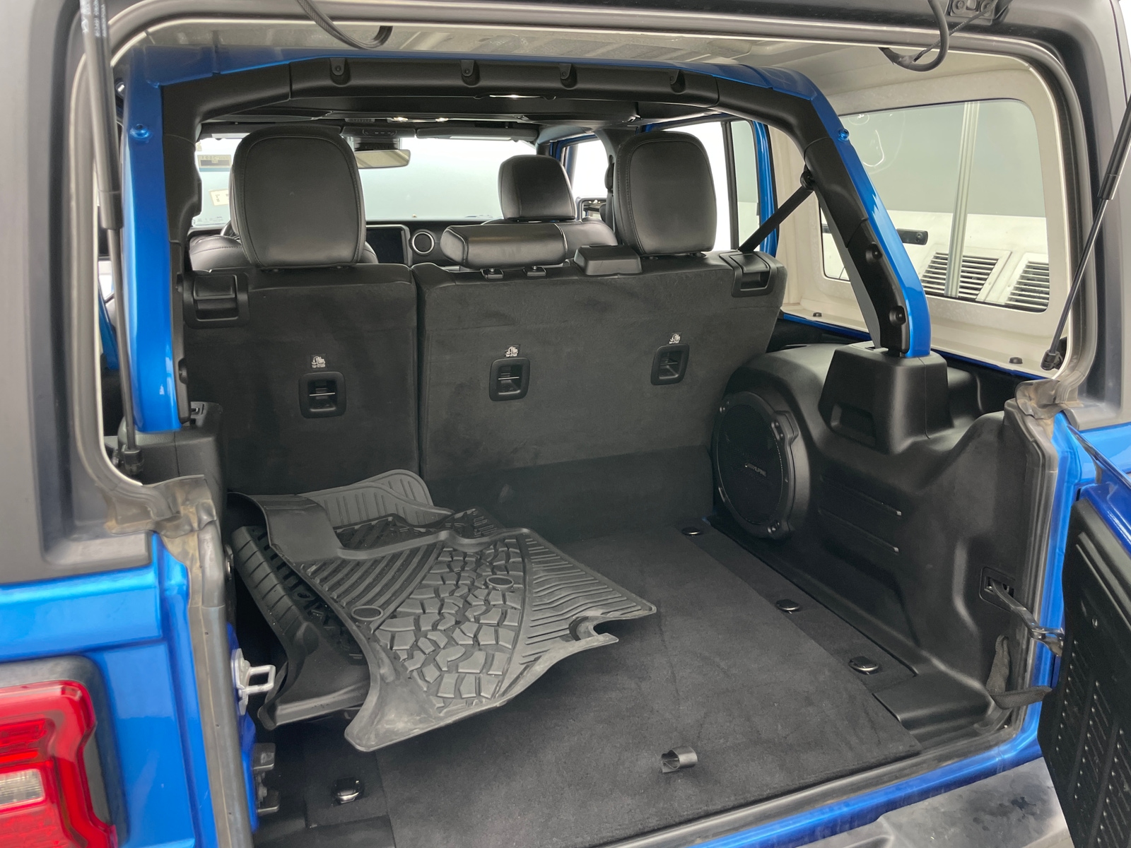 Thumbnail: 2022 Jeep Wrangler - 6