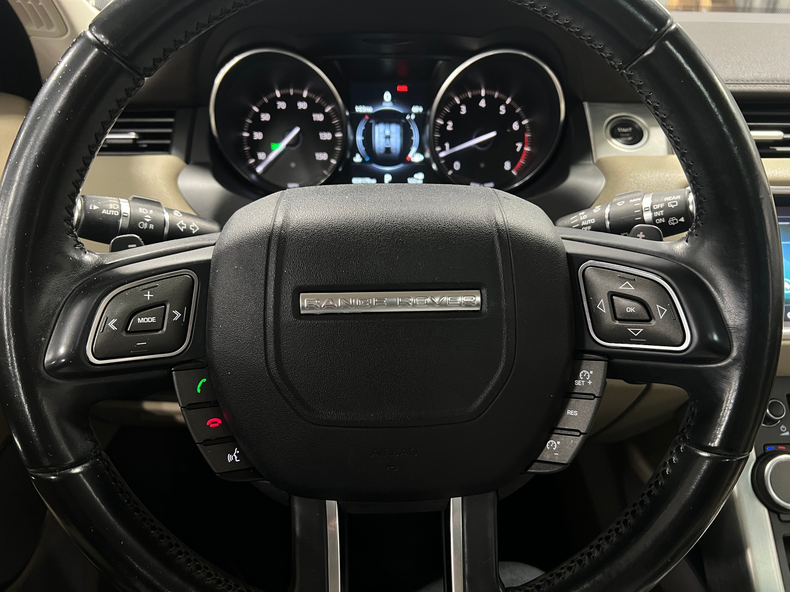 Thumbnail: 2017 Land Rover Range Rover Evoque - 4