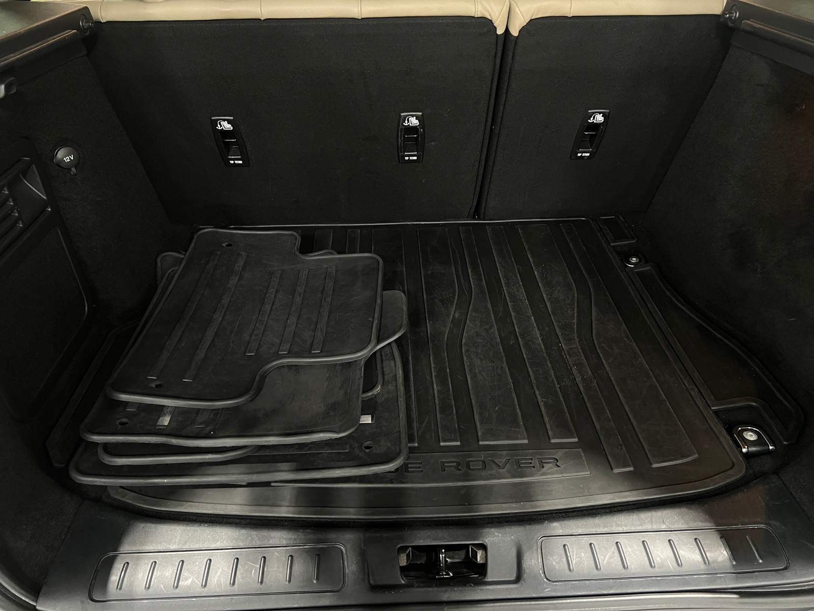 Thumbnail: 2017 Land Rover Range Rover Evoque - 6