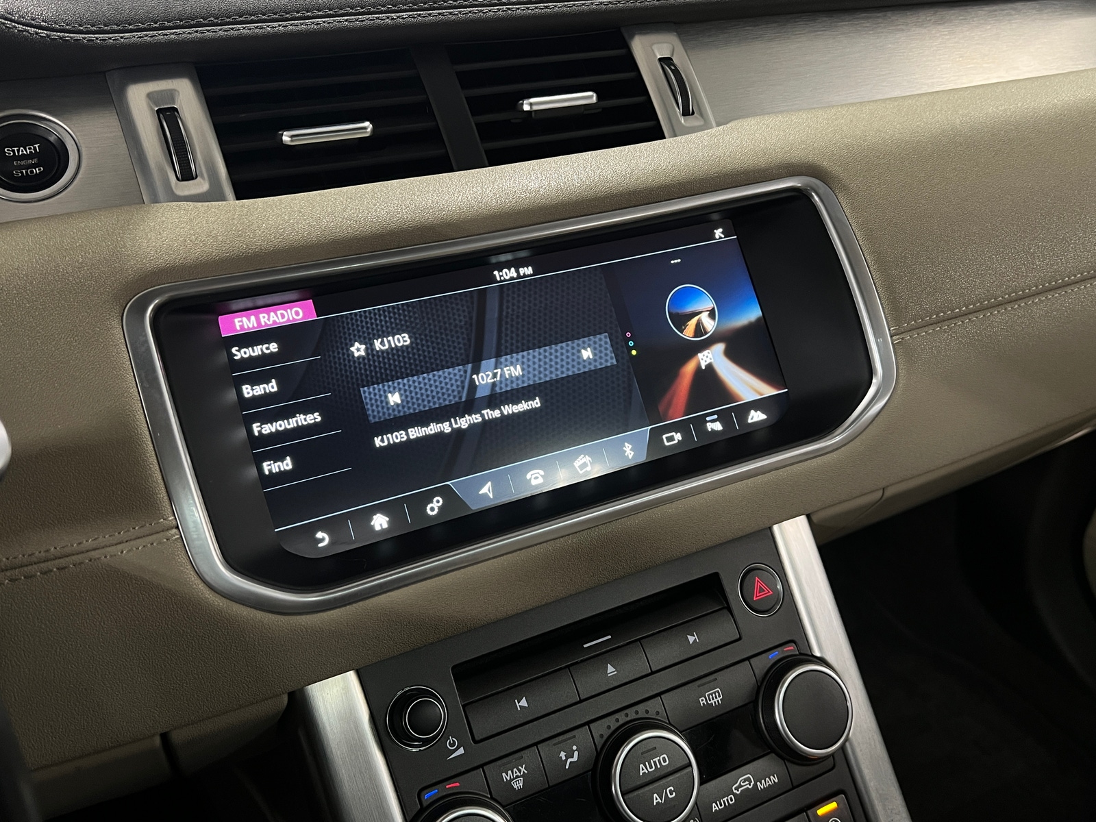 Thumbnail: 2017 Land Rover Range Rover Evoque - 3