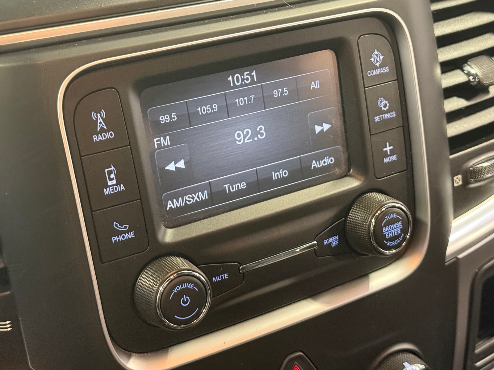 Thumbnail: 2021 RAM 1500 Classic - 4