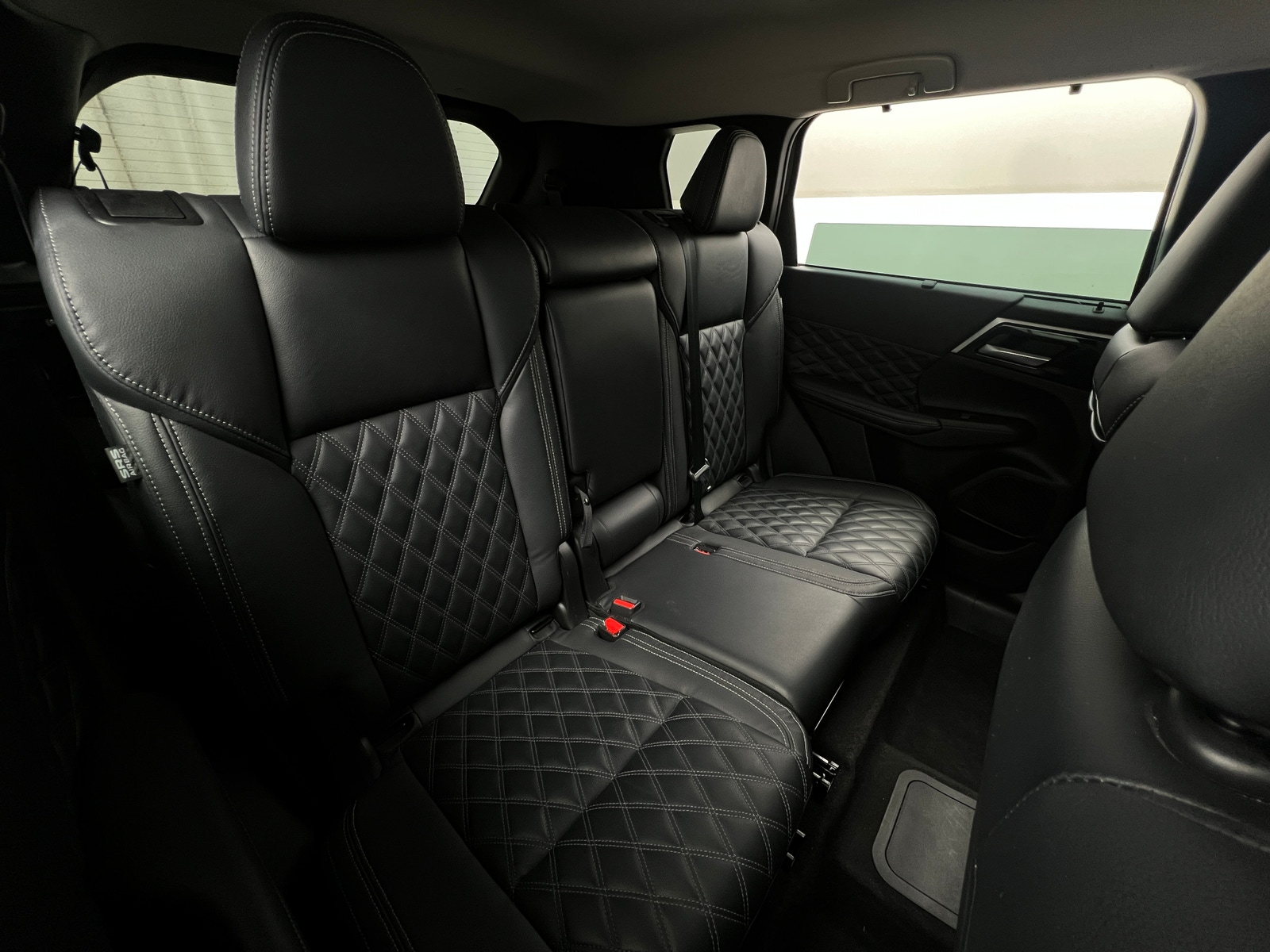 Thumbnail: 2023 Mitsubishi Outlander - 5