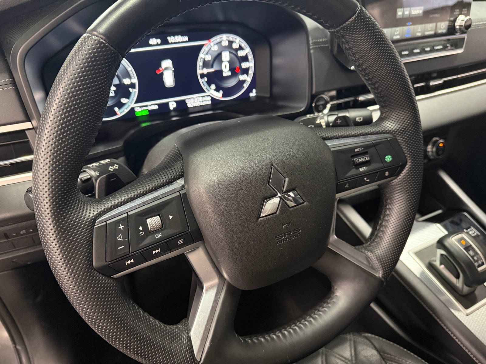 Thumbnail: 2023 Mitsubishi Outlander - 4