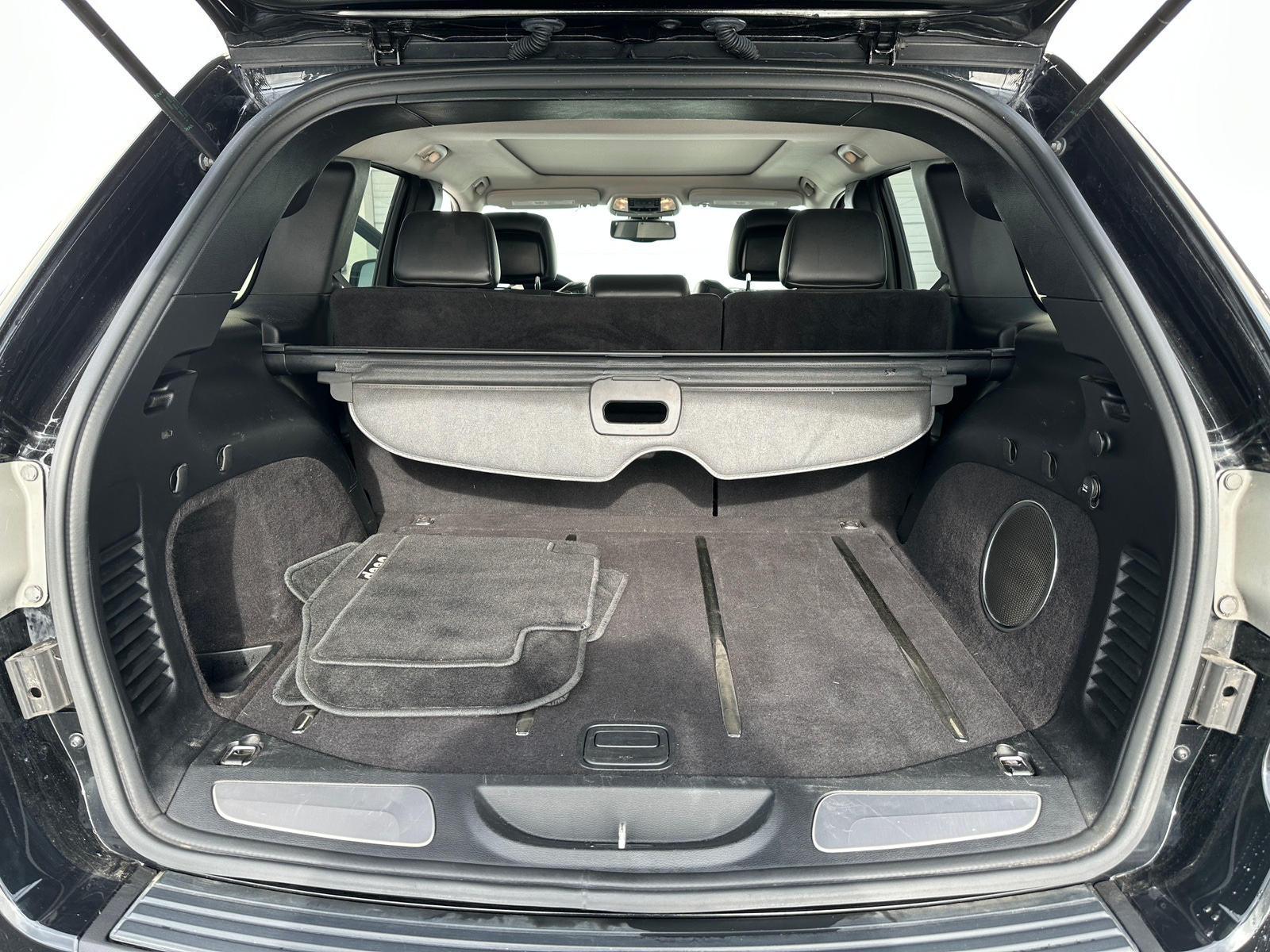 Thumbnail: 2012 Jeep Grand Cherokee - 6