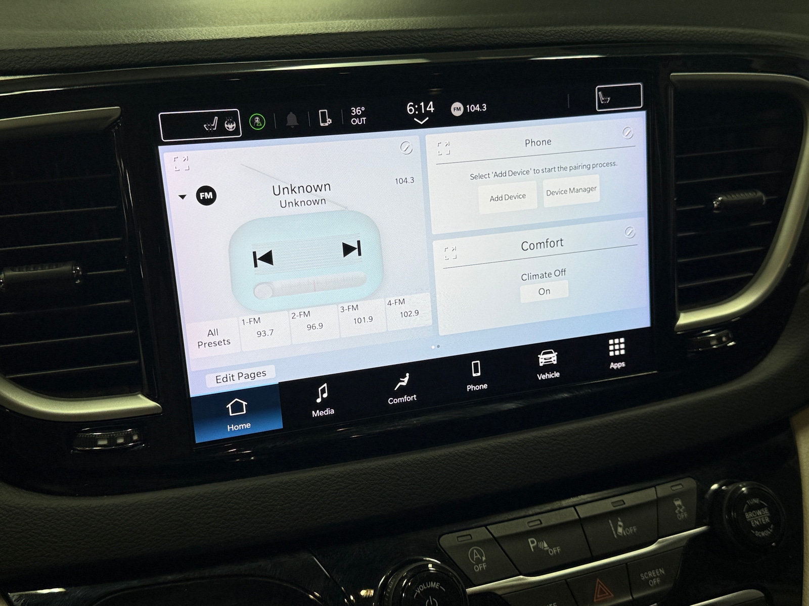 Thumbnail: 2024 Chrysler Pacifica - 3