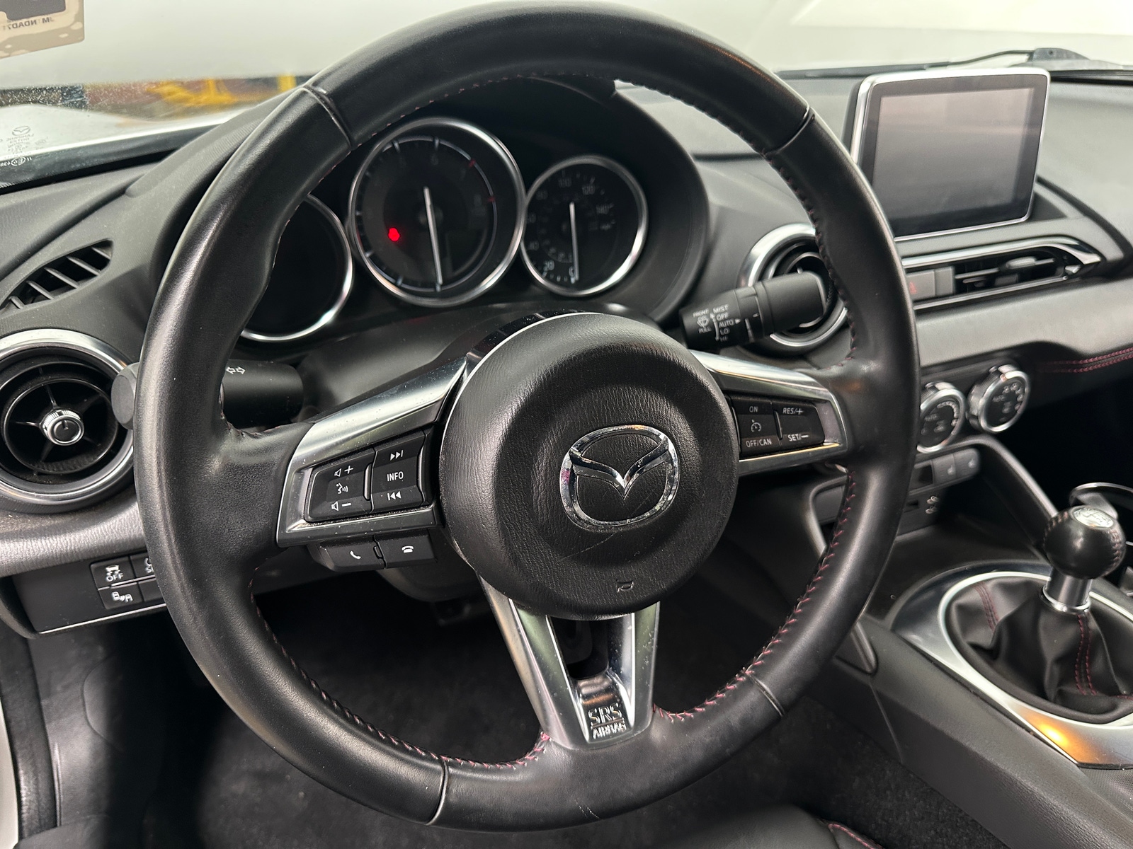 Thumbnail: 2017 Mazda MX-5 Miata - 4