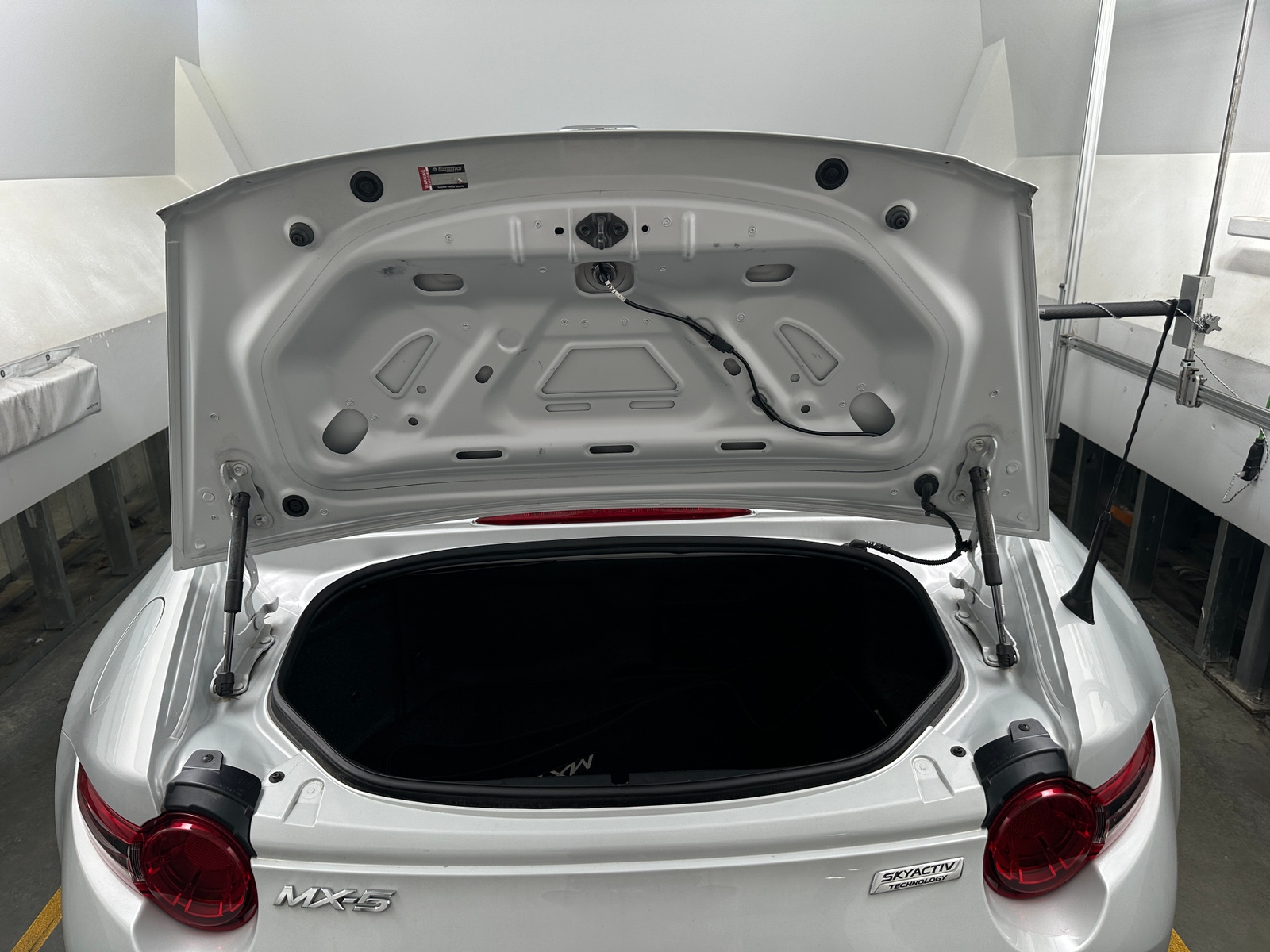 Thumbnail: 2017 Mazda MX-5 Miata - 5