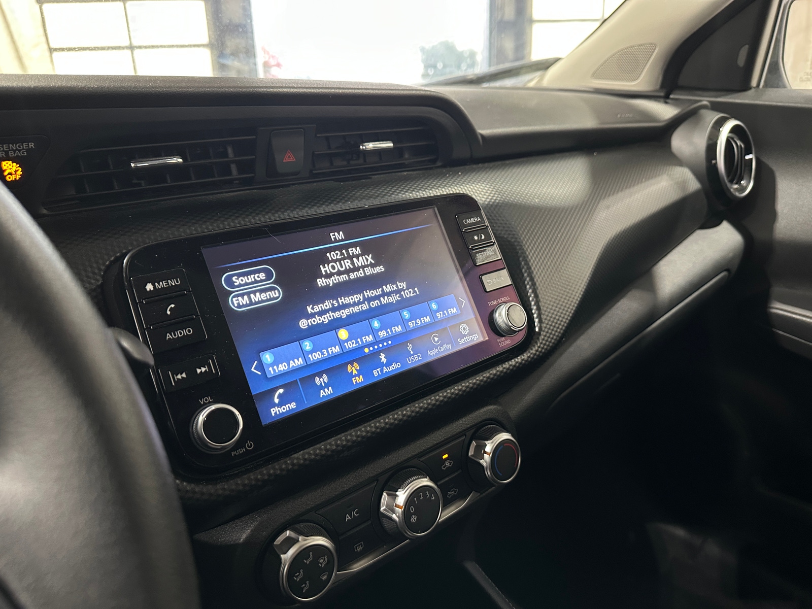 Thumbnail: 2023 Nissan Kicks - 4