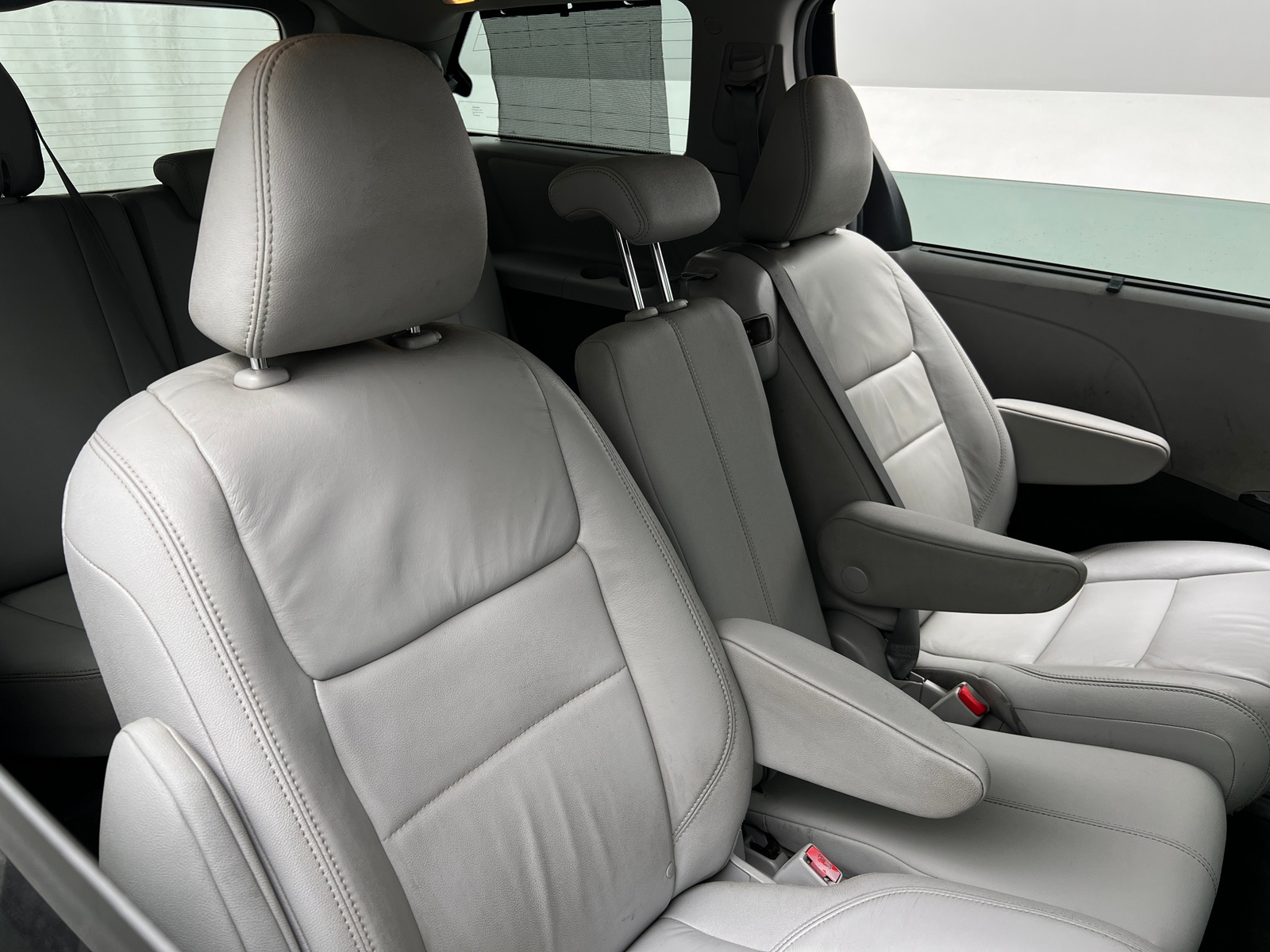 Thumbnail: 2018 Toyota Sienna - 5