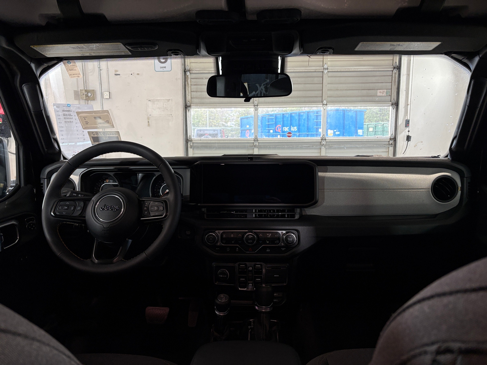 Thumbnail: 2024 Jeep Gladiator - 3