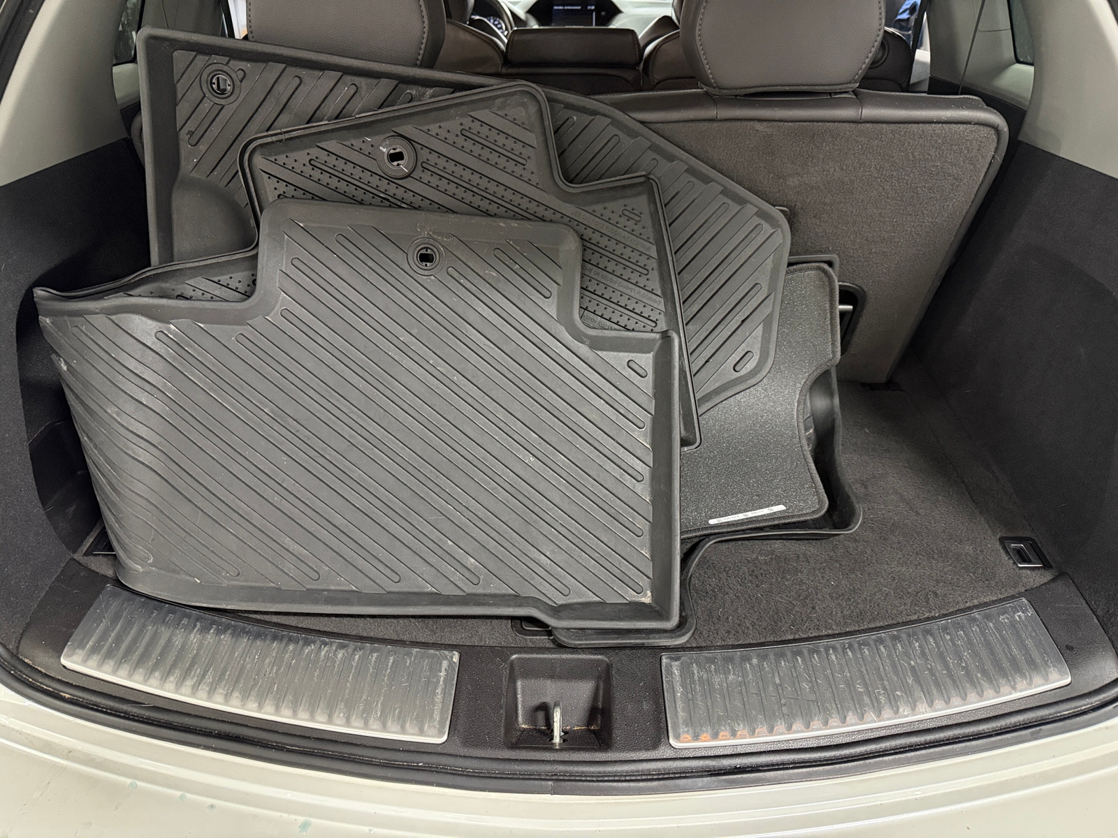 Thumbnail: 2020 Acura MDX - 6