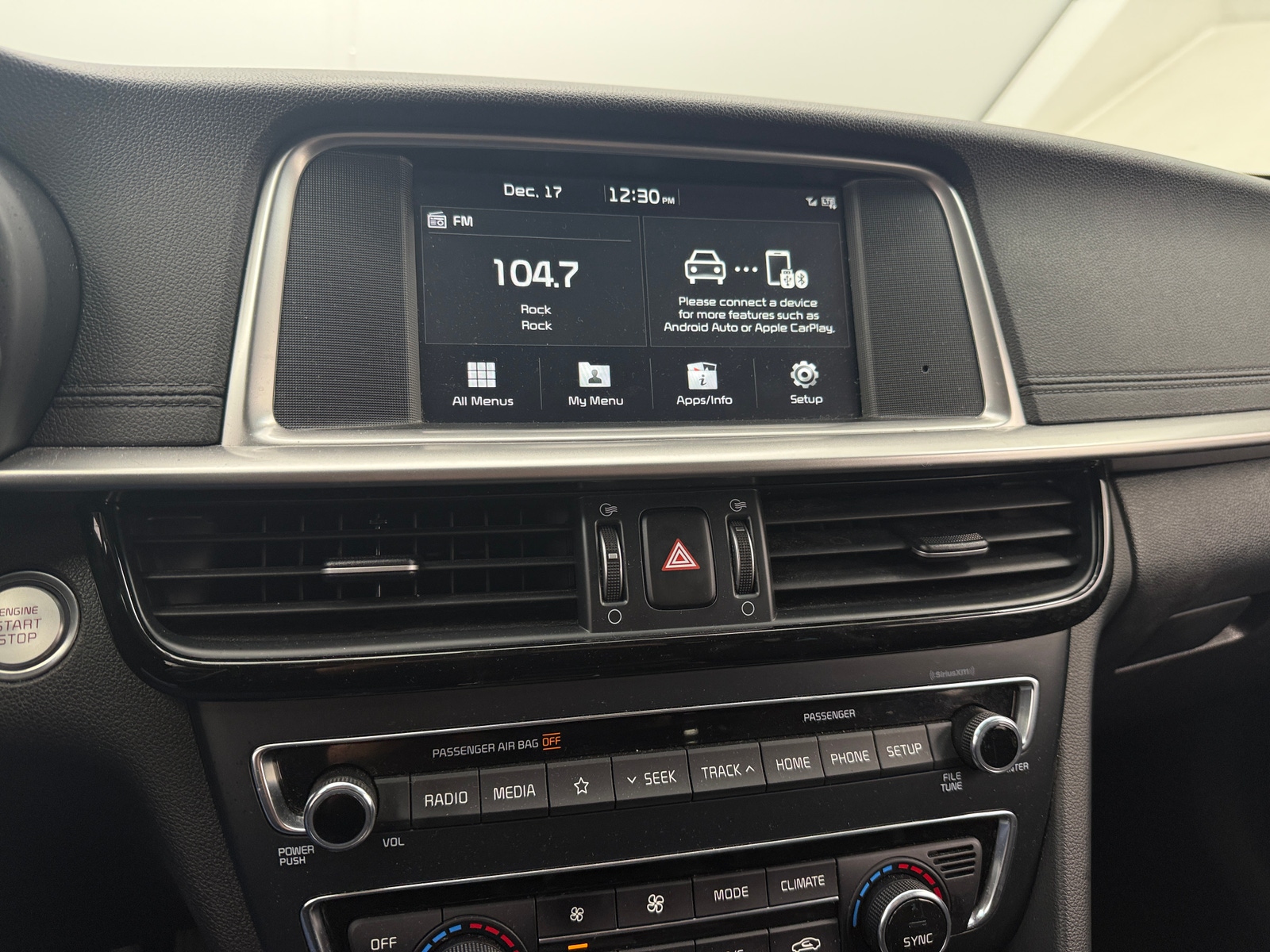 Thumbnail: 2019 Kia Optima - 3