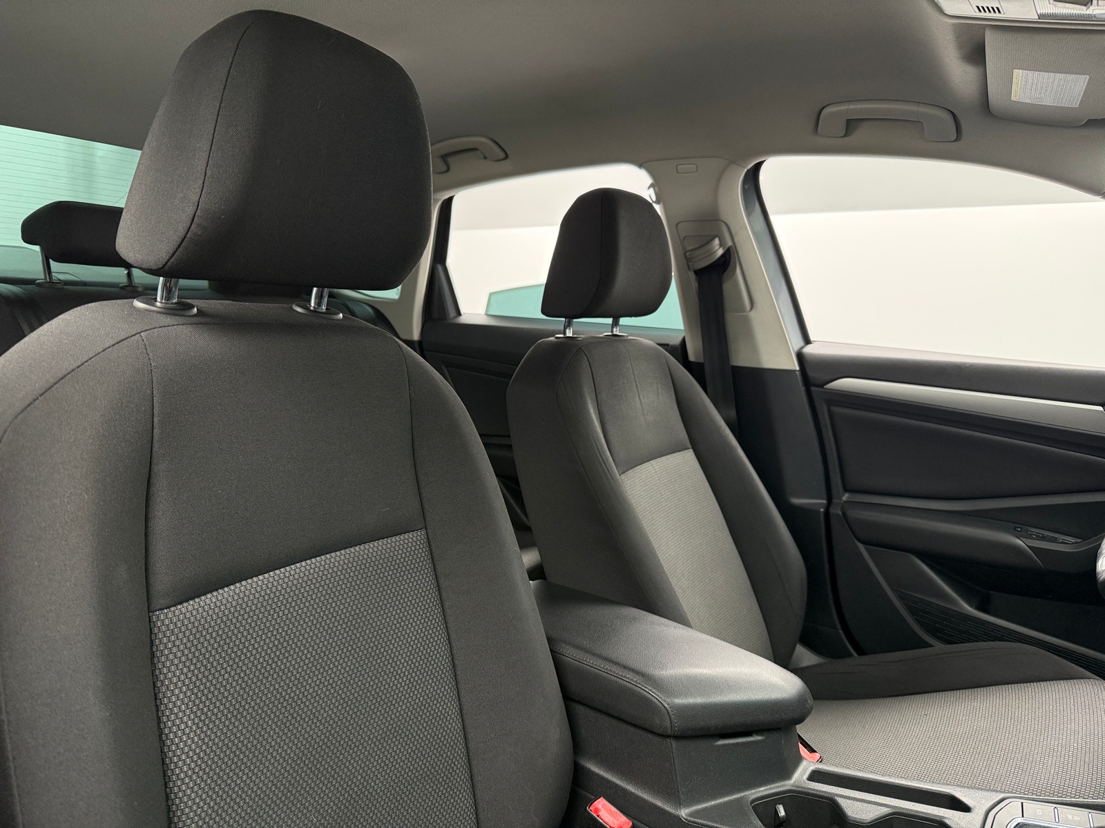 Thumbnail: 2019 Volkswagen Jetta - 2