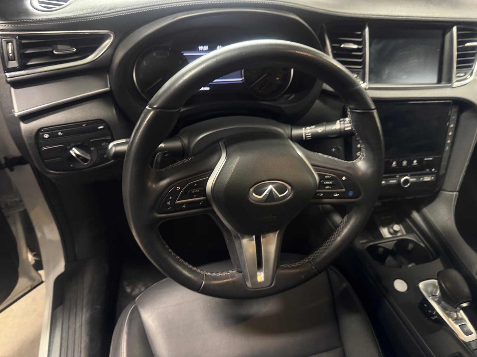 Thumbnail: 2022 INFINITI QX50 - 4