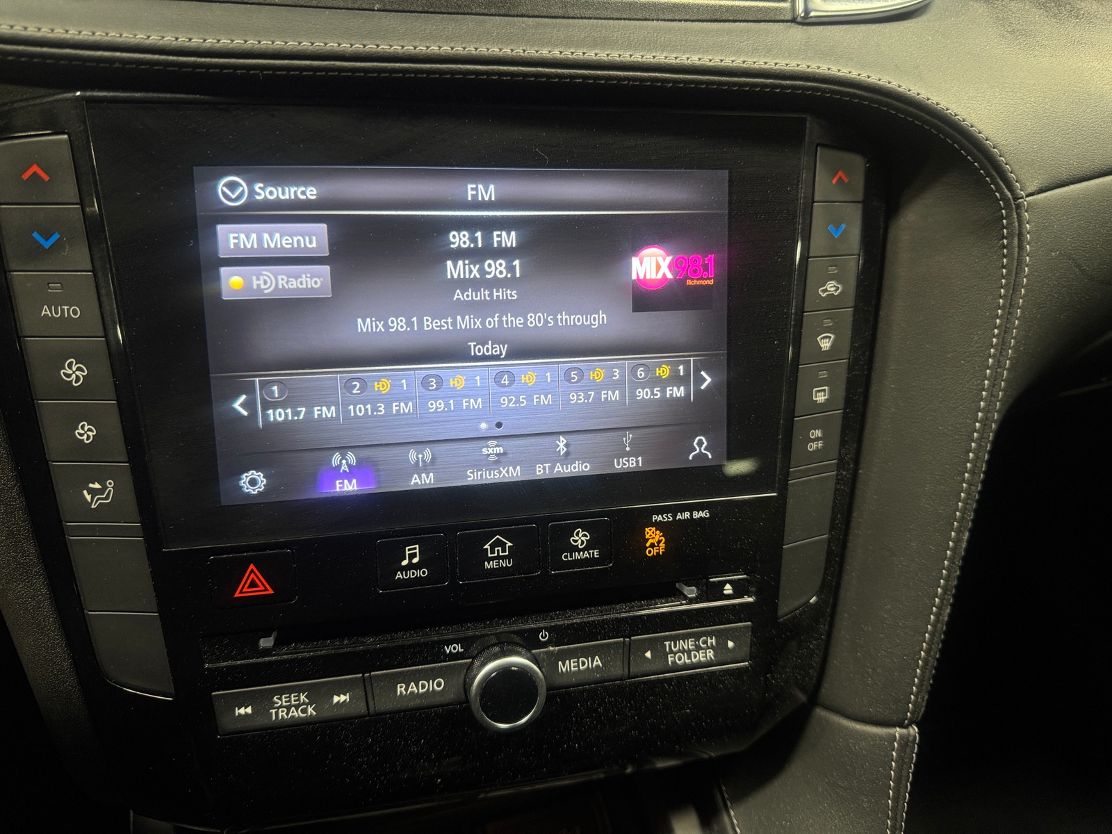 Thumbnail: 2022 INFINITI QX50 - 3