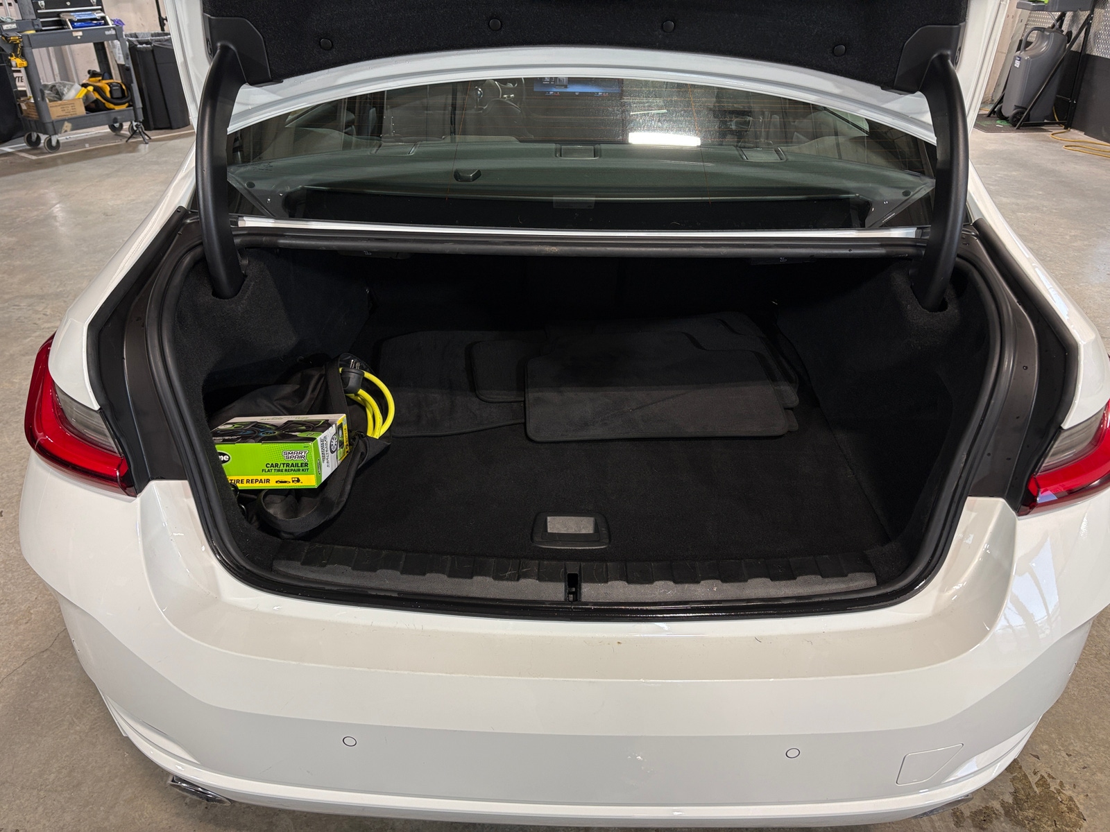 Thumbnail: 2023 BMW 3 Series - 6