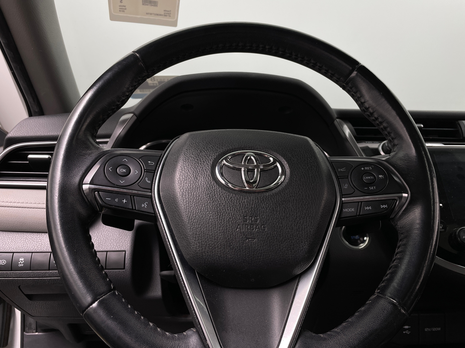 Thumbnail: 2019 Toyota Camry - 4