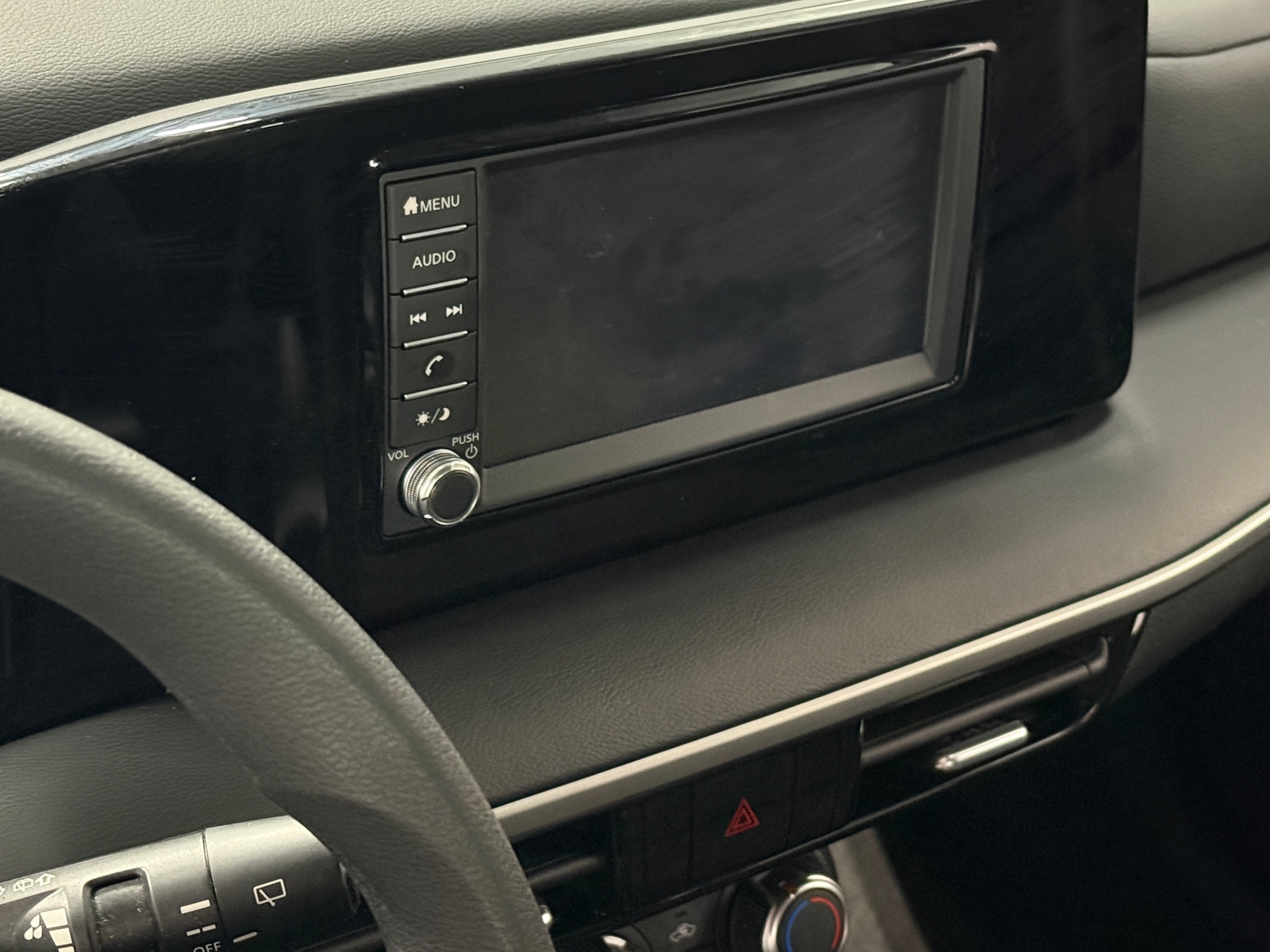 Thumbnail: 2025 Nissan Kicks - 4