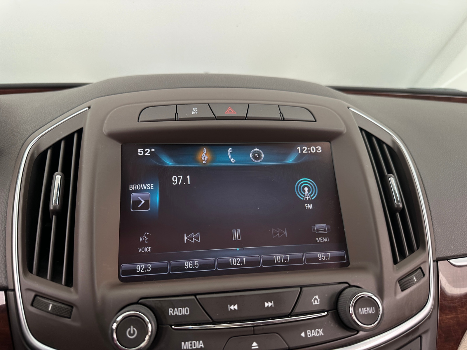 Thumbnail: 2015 Buick Regal - 3